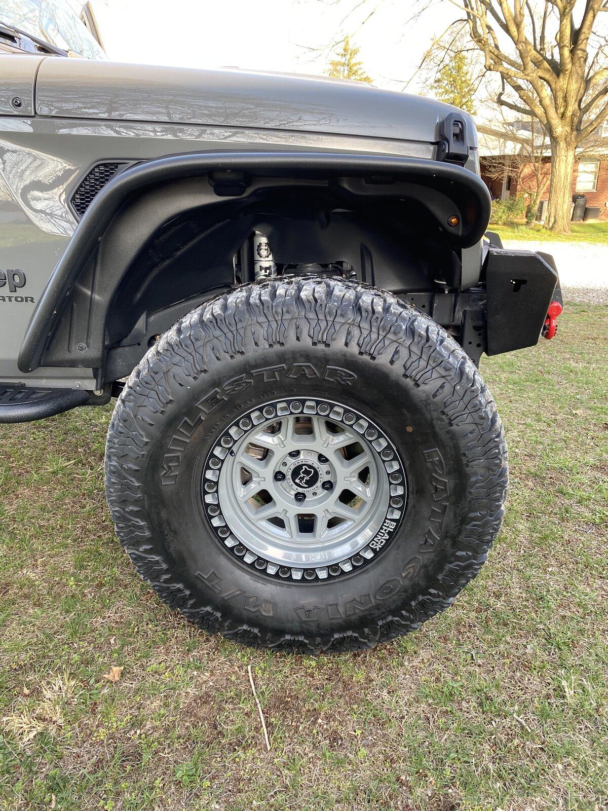 Jeep Gladiator 2020 Jeep Gladiator Sting Grey 42ABA1C8-3250-4DB6-BC14-3B5FC700D45A