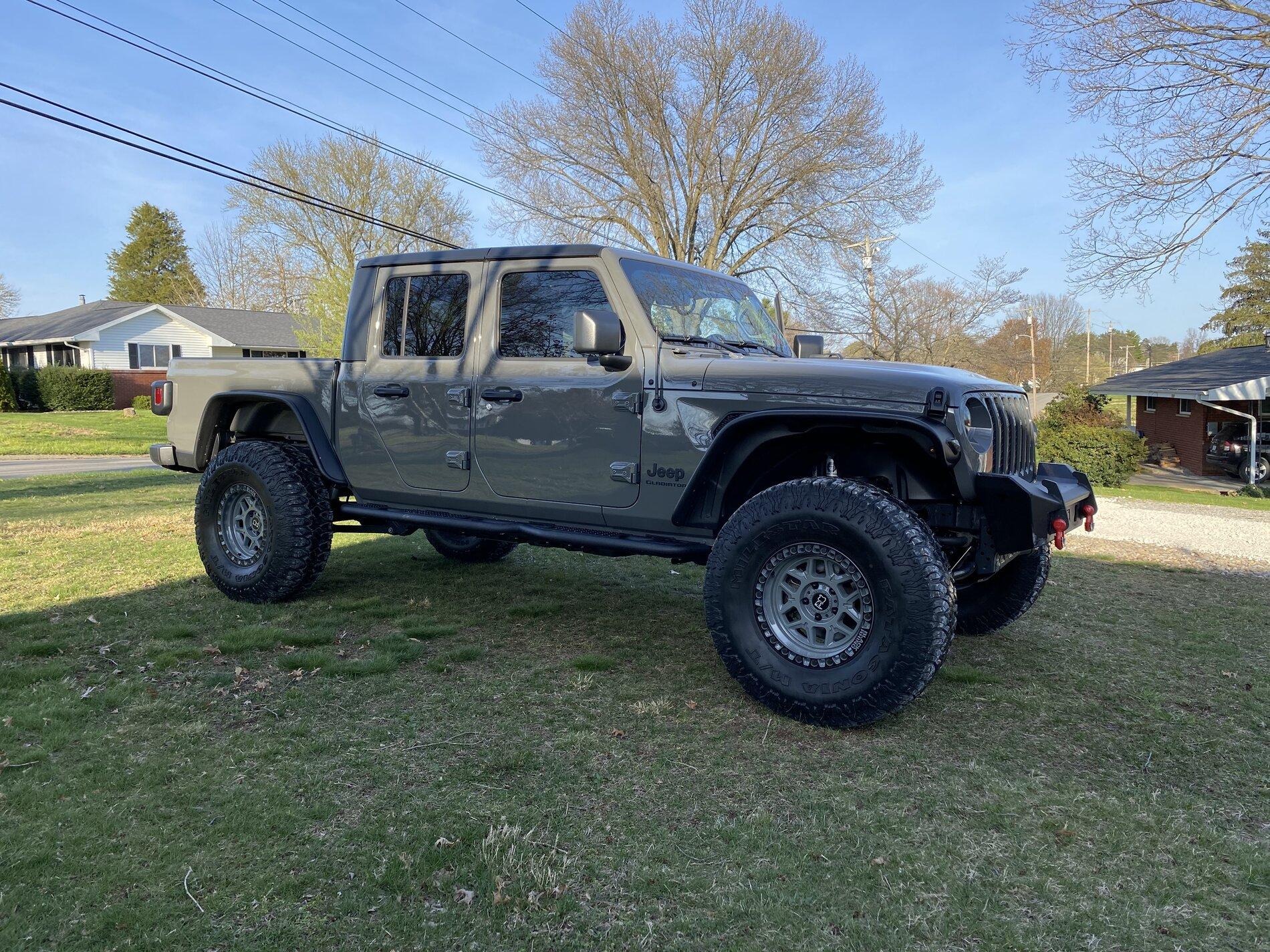 Jeep Gladiator 2020 Jeep Gladiator Sting Grey F3784A7E-D7AE-4A7F-98A7-4E3631357661