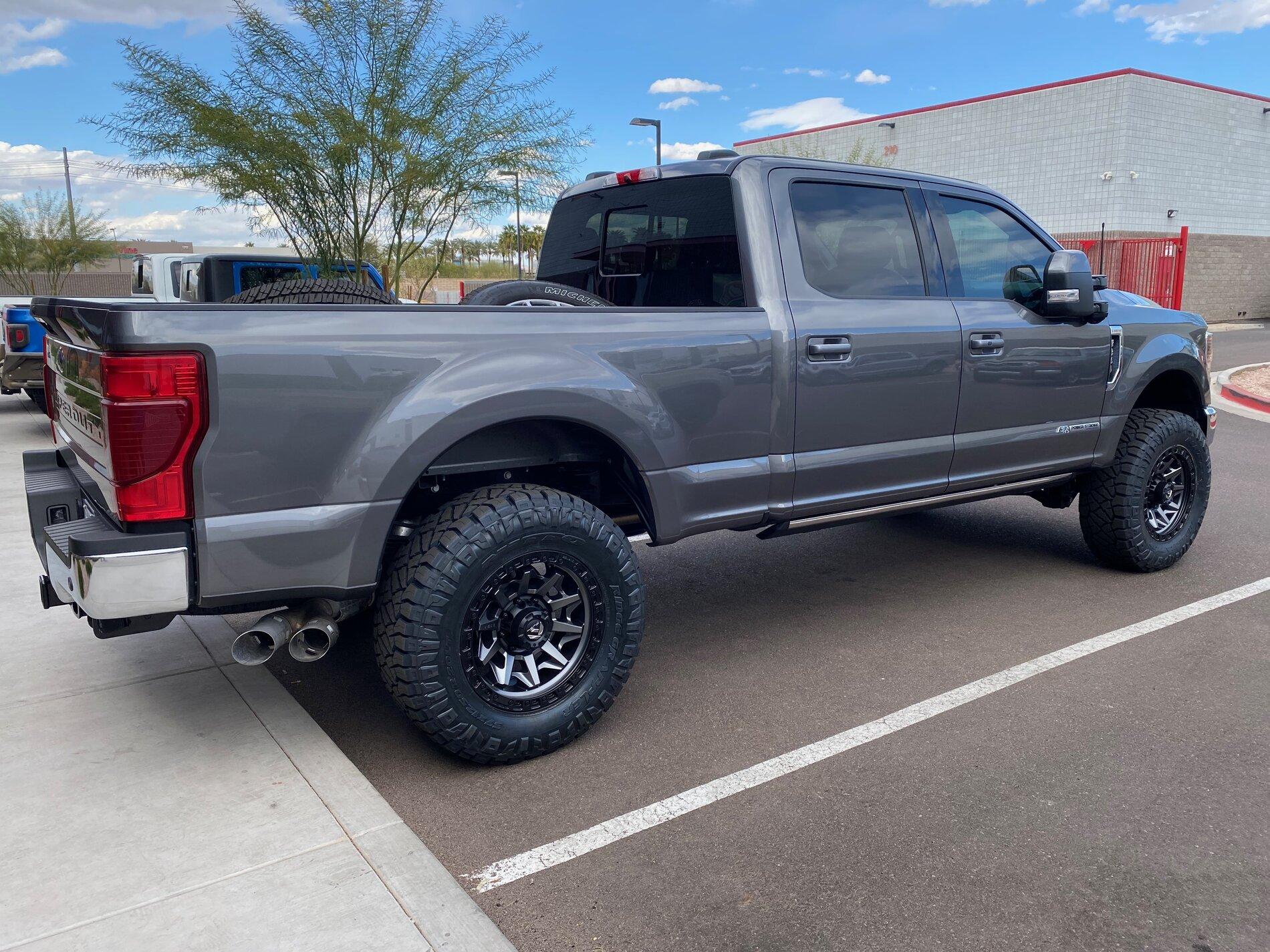 Jeep Gladiator Why not buy a full size truck for the same price? 2021-03-11 F350 BDS lift with Gladiator - 1