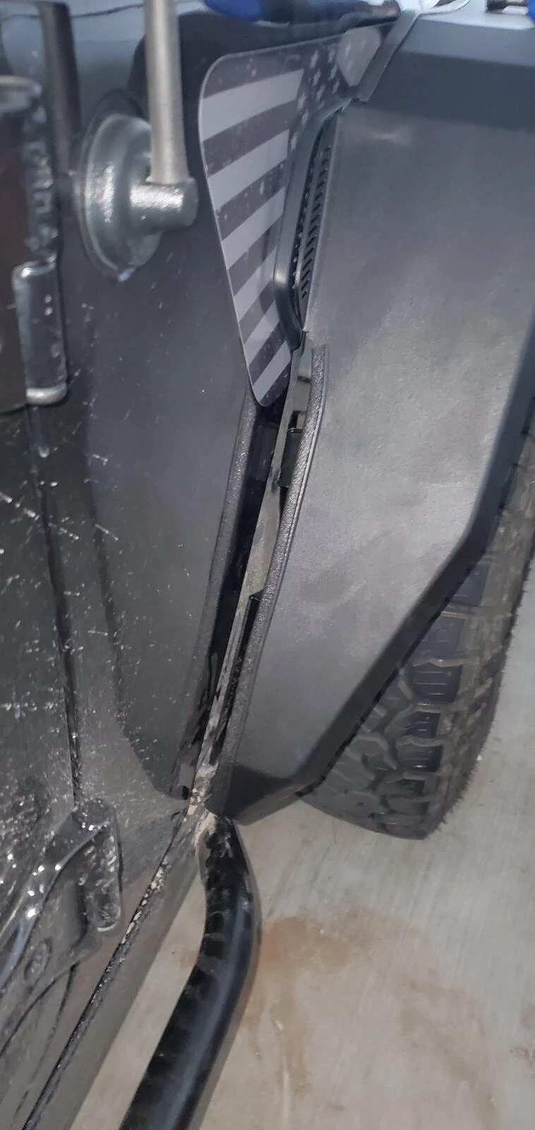 Jeep Gladiator Anyone have issues installing Road Armor Fender Flares? 20210403_230910