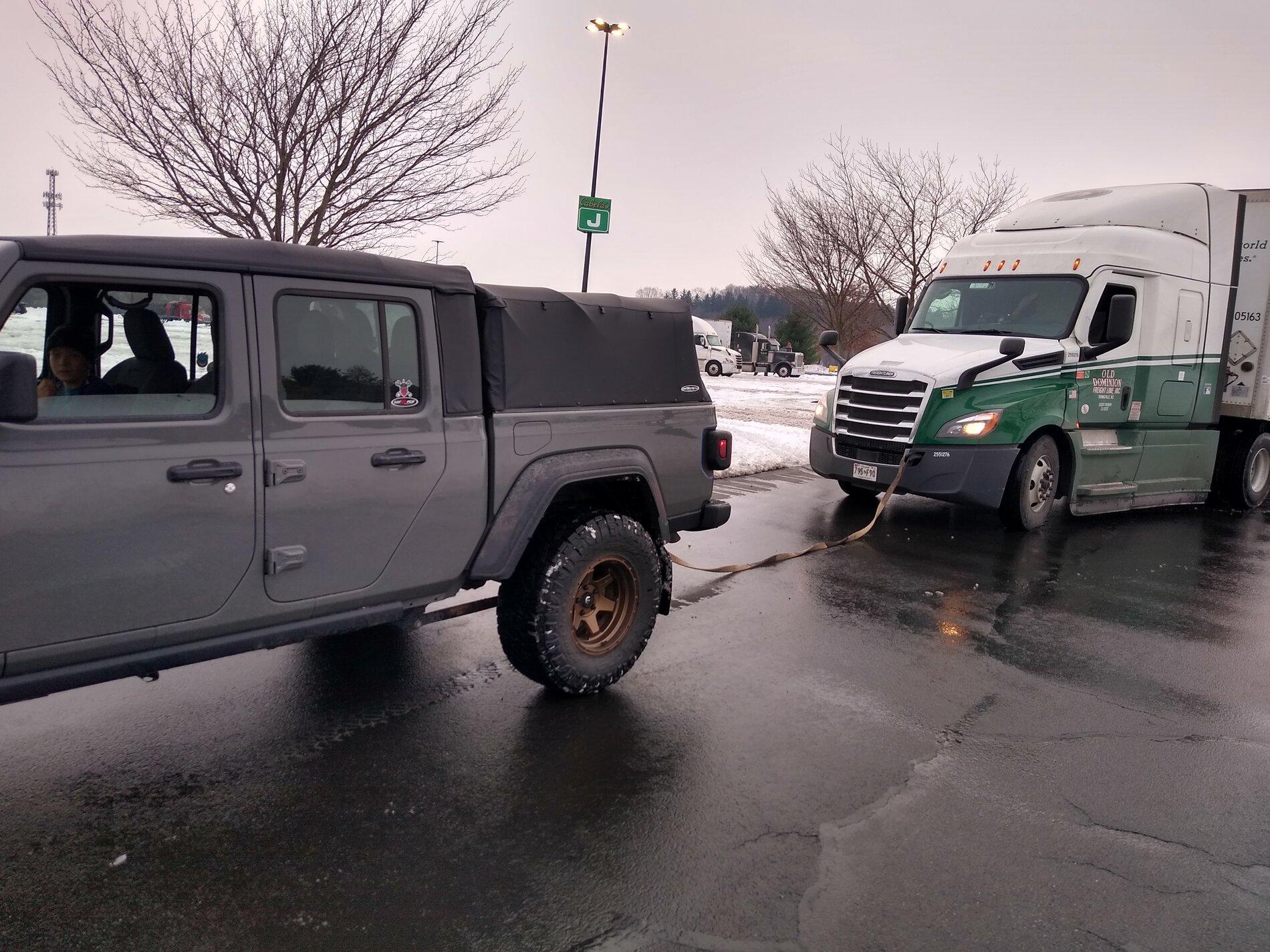 Jeep Gladiator Gladiator vs stuck vehicle IMG_20201220_153058519_HDR