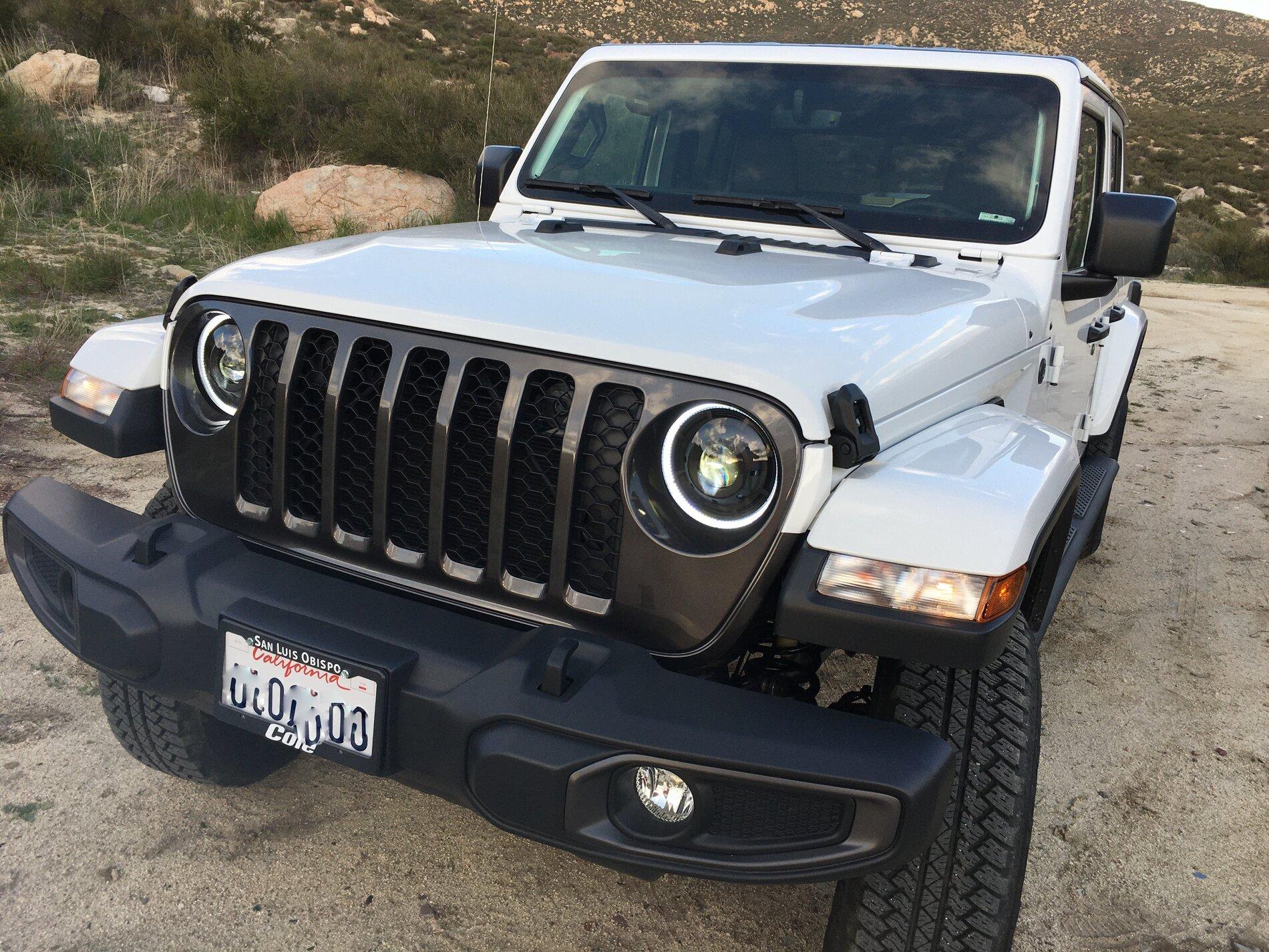 Jeep Gladiator Willys Grill Color Killing Me!! Granite Grill no lic.JPG