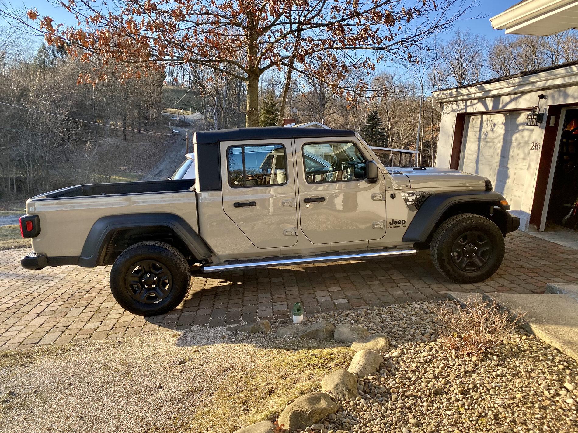 Jeep Gladiator Sold FS soft top C8F100B1-8D5E-44BB-8323-39B6514BF7F7