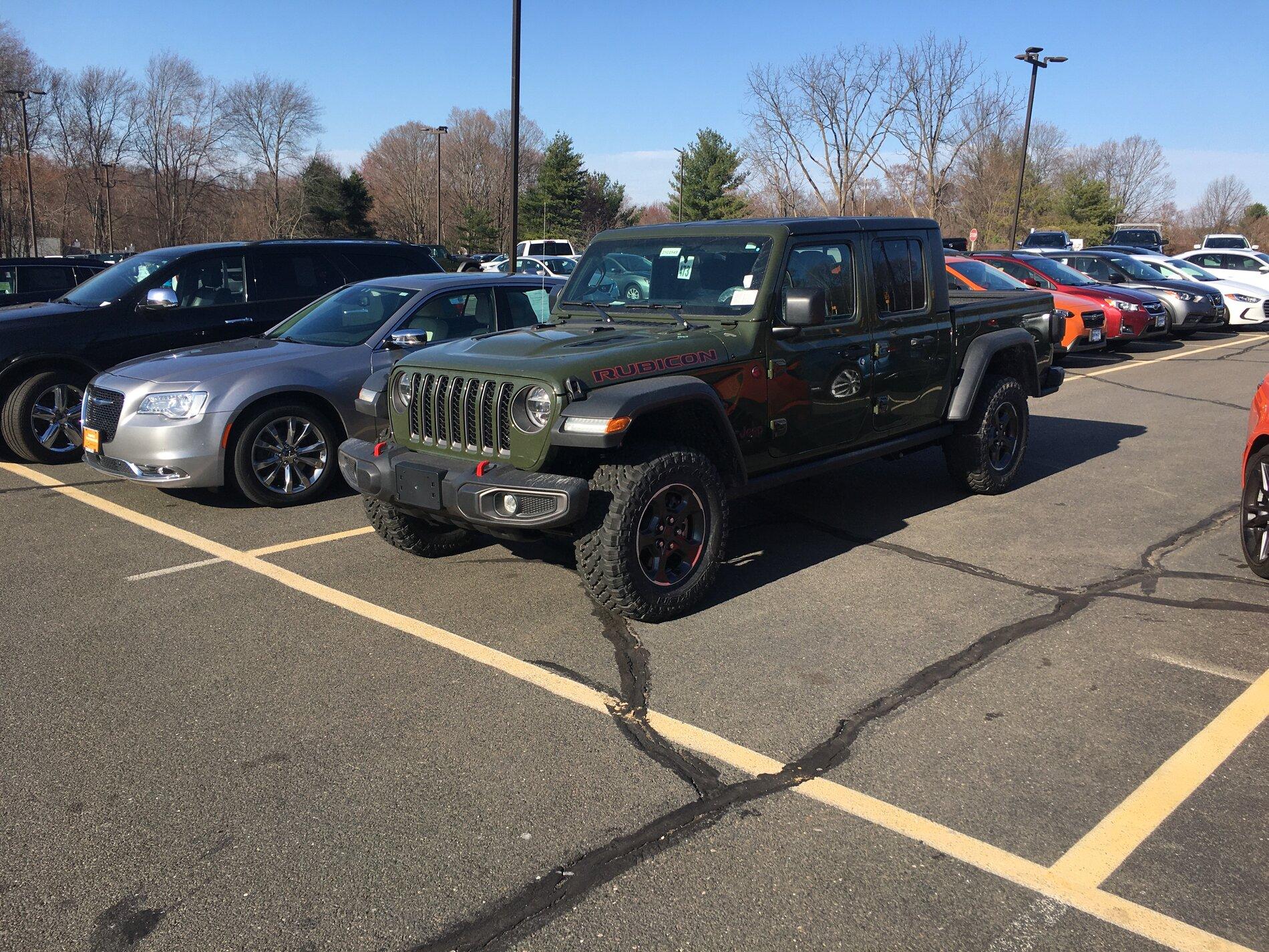 Jeep Gladiator SARGE GREEN Gladiator club DD71DCE5-BF07-4F27-8445-D99CFB86A453