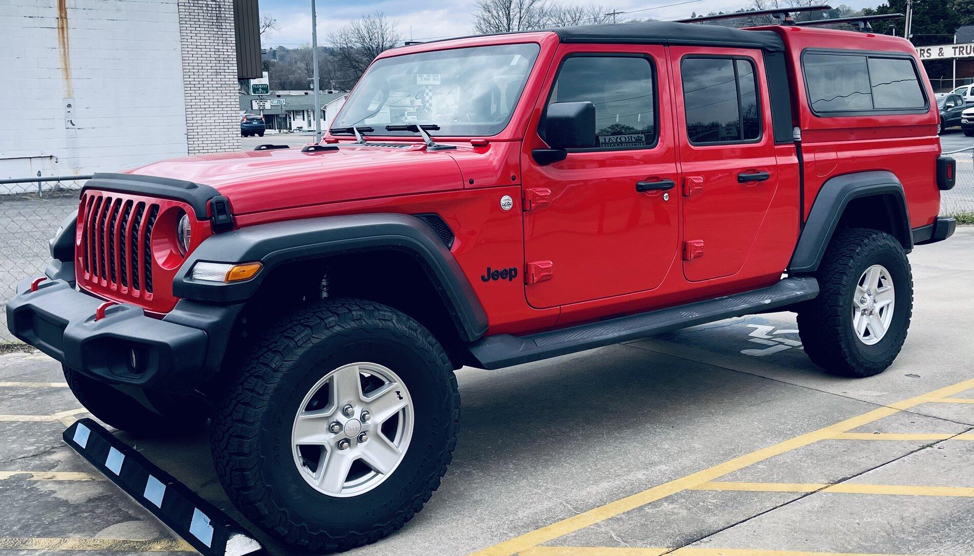 Jeep Gladiator A.R.E. Camper Shell With Soft Top Gladiator D1D8068F-20A4-4F9B-9D7B-5E9AD332907F