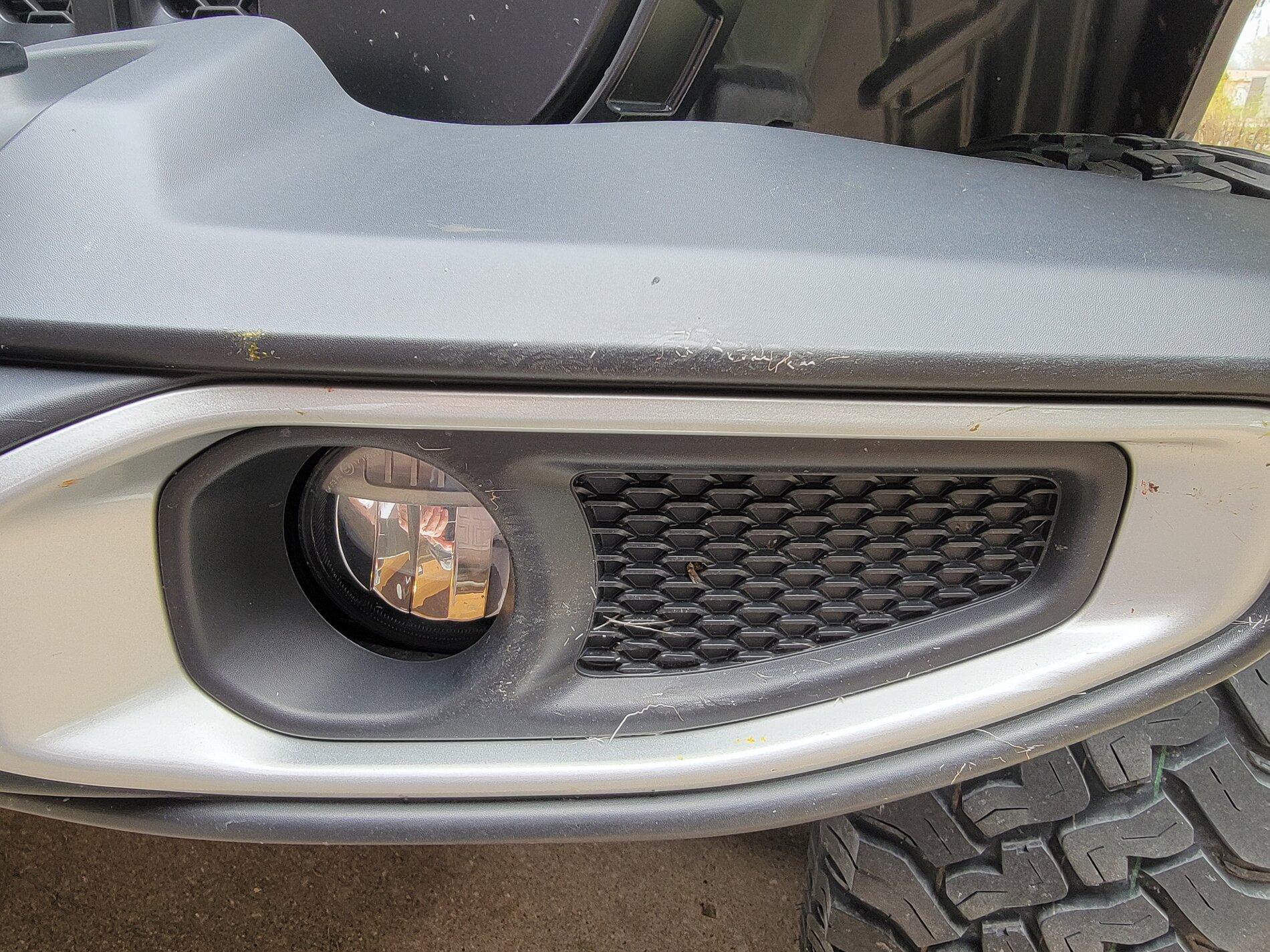 Jeep Gladiator Rubicon 3 piece steel OEM bumper compatible for a winch? 20210406_150231