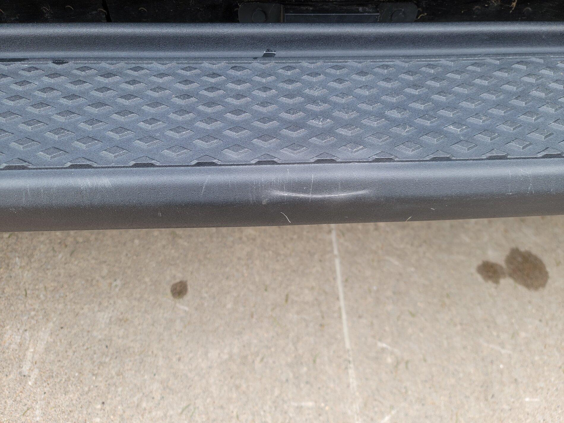 Jeep Gladiator Rubicon 3 piece steel OEM bumper compatible for a winch? 20210406_154029