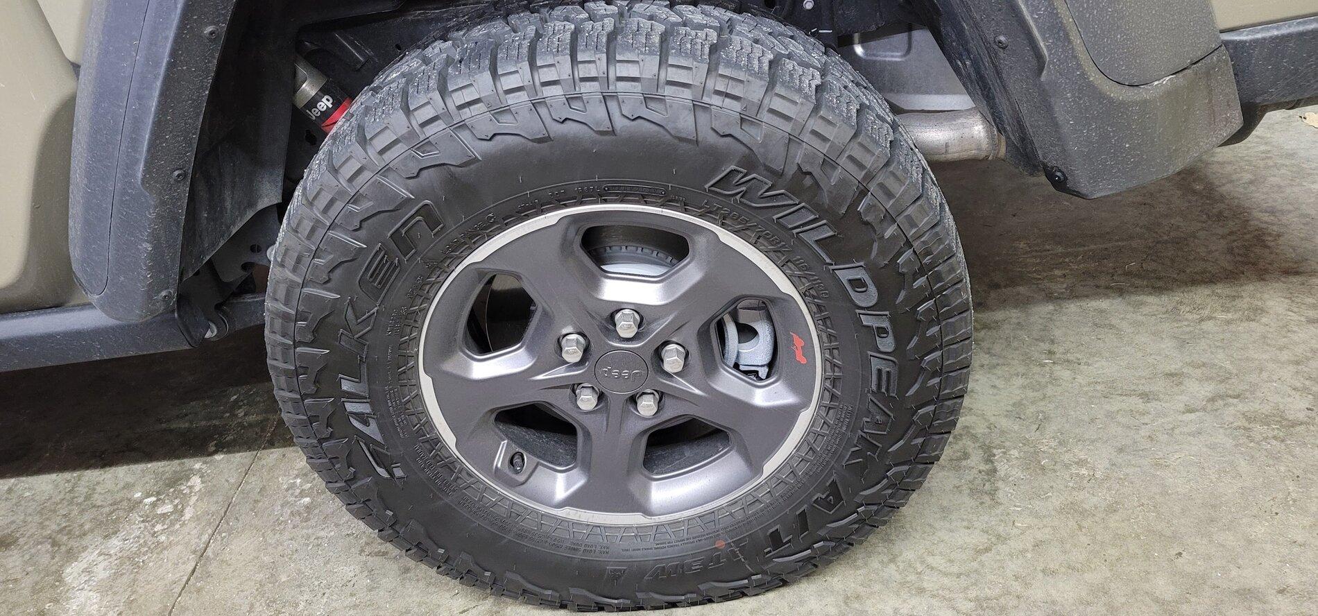 Jeep Gladiator Jeep Gladiator Rubicon rims and tires 285/70r17 TireRL