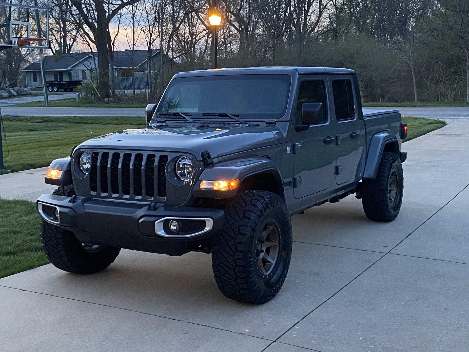 Jeep Gladiator Gladiator Window Sticker and Build Sheet Order Tracking 83240B61-DDDD-49CE-96B7-0B7AE8EA7DC5