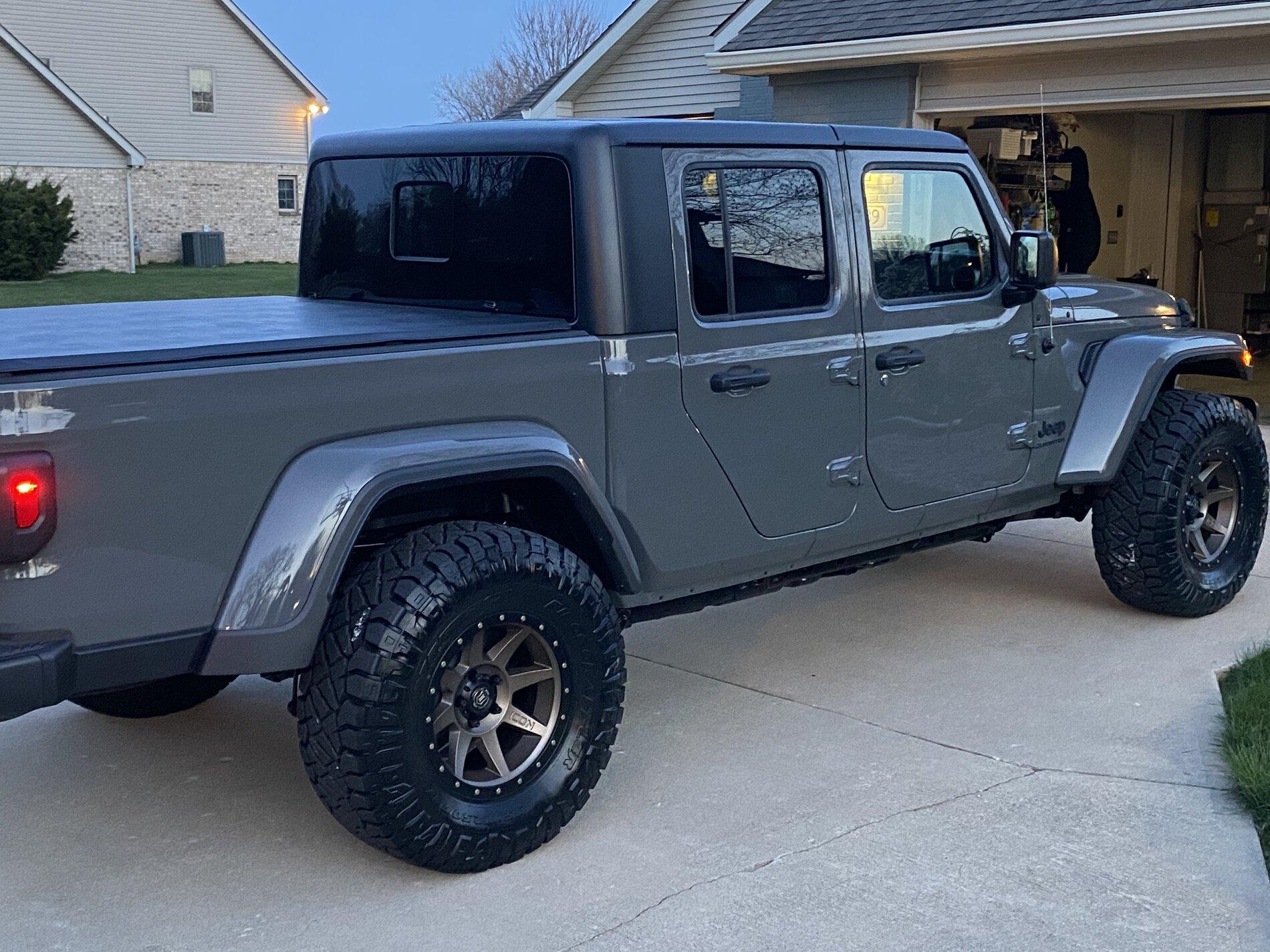 Jeep Gladiator Gladiator Window Sticker and Build Sheet Order Tracking 17389B69-6D64-40E0-BDF7-8F2312A5F3E5