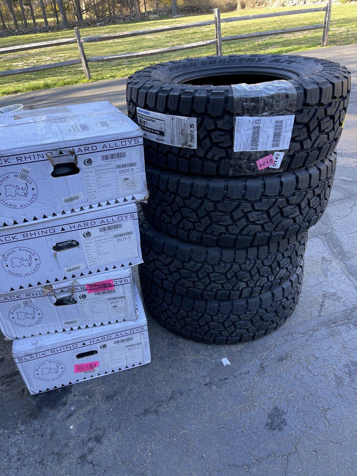 Jeep Gladiator Need help!!! The tires are soo big!!! D83029E8-CE1E-4871-B983-3A3A408BB1E0