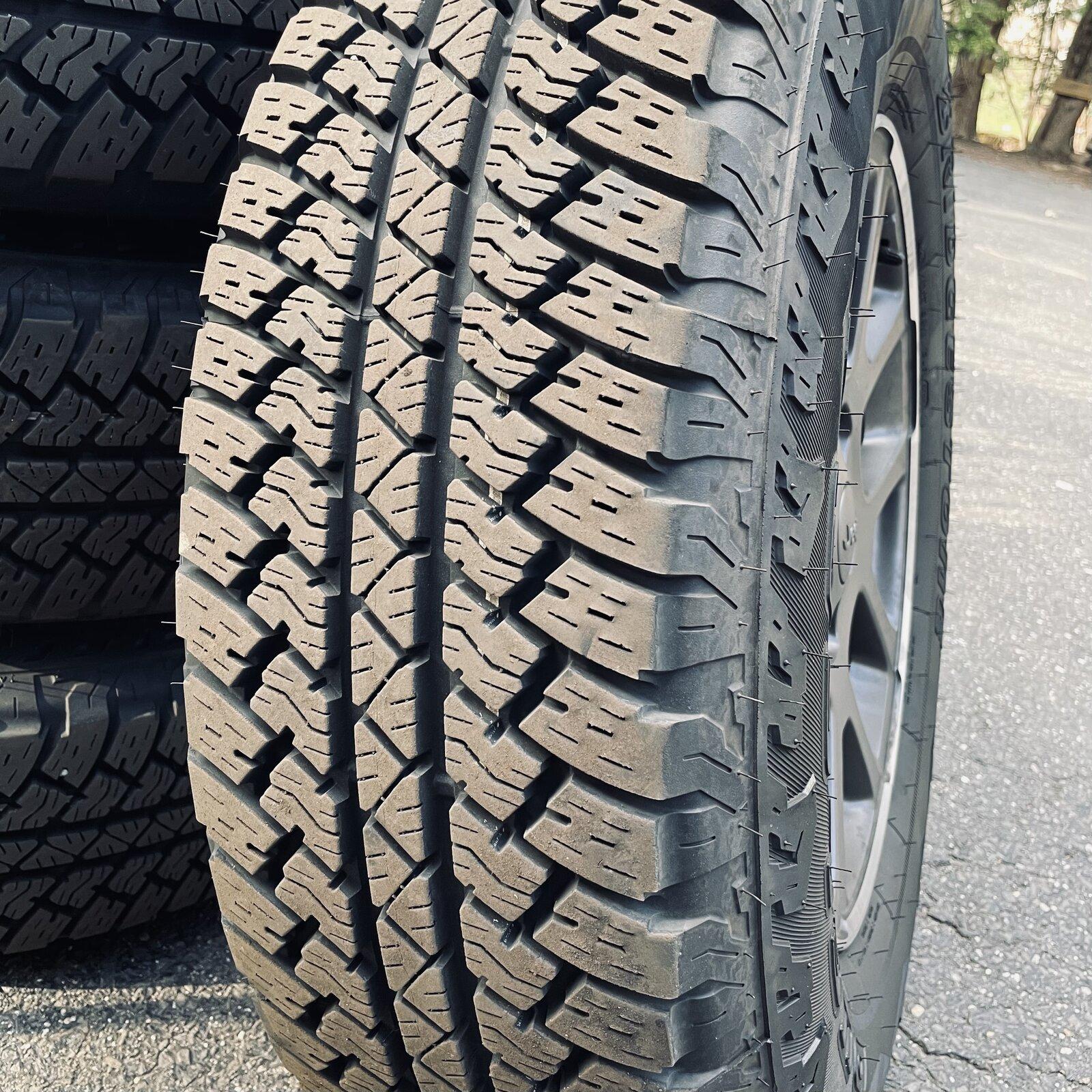 Jeep Gladiator 2021 Jeep Gladiator Overland Takeoffs 18” Wheels + Tires C3ECDFF5-D8B0-45D5-A0D3-FCBB4C02B046