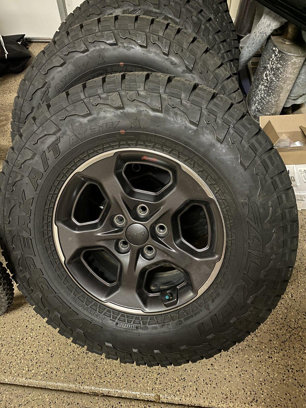 Jeep Gladiator Come on Phoenix .. Make me an offer 78FD12D9-23DD-4E53-BE98-1B4F6266CD96