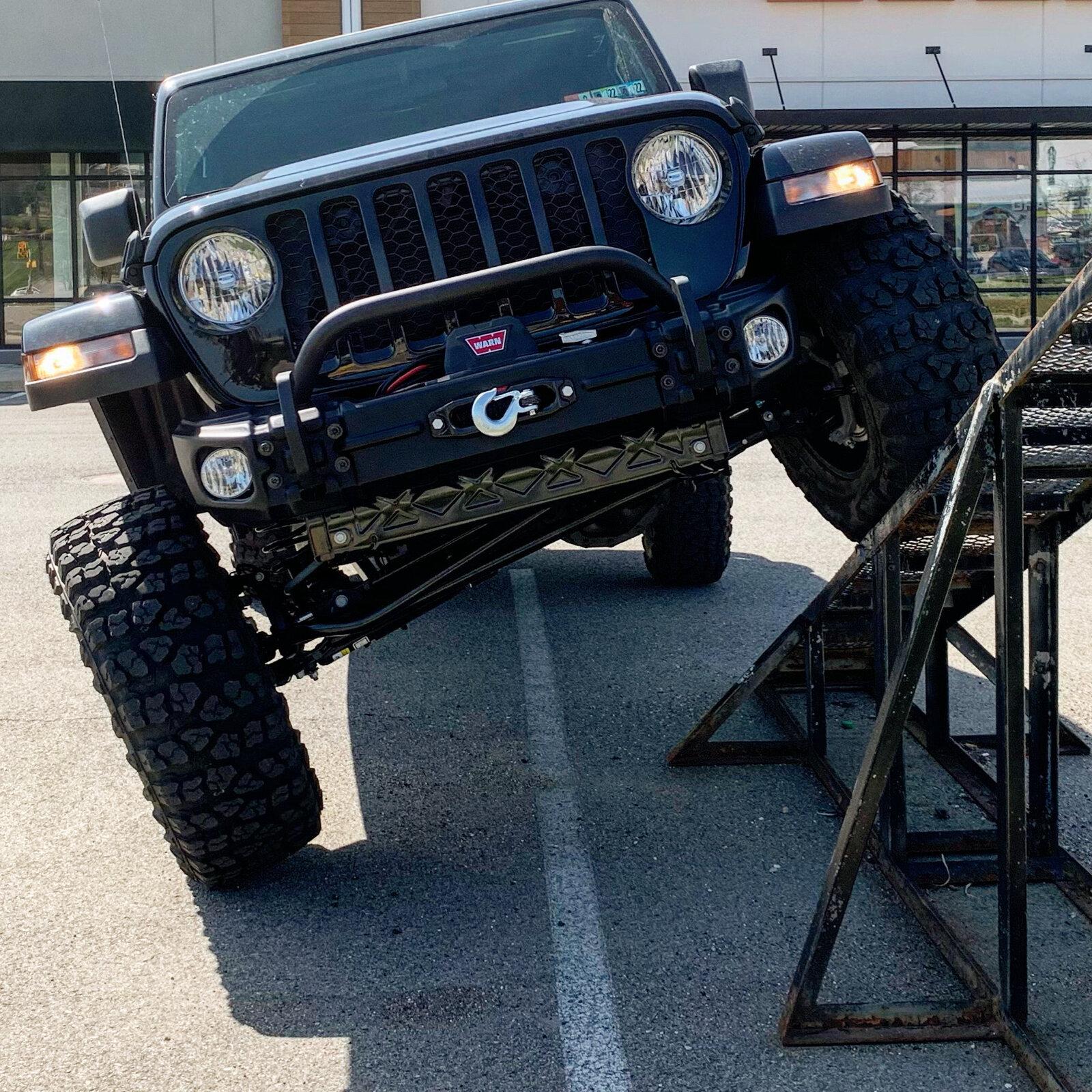 Jeep Gladiator Gladiator Flex pictures E41FE28C-F028-4430-8F95-9CA72890EA34