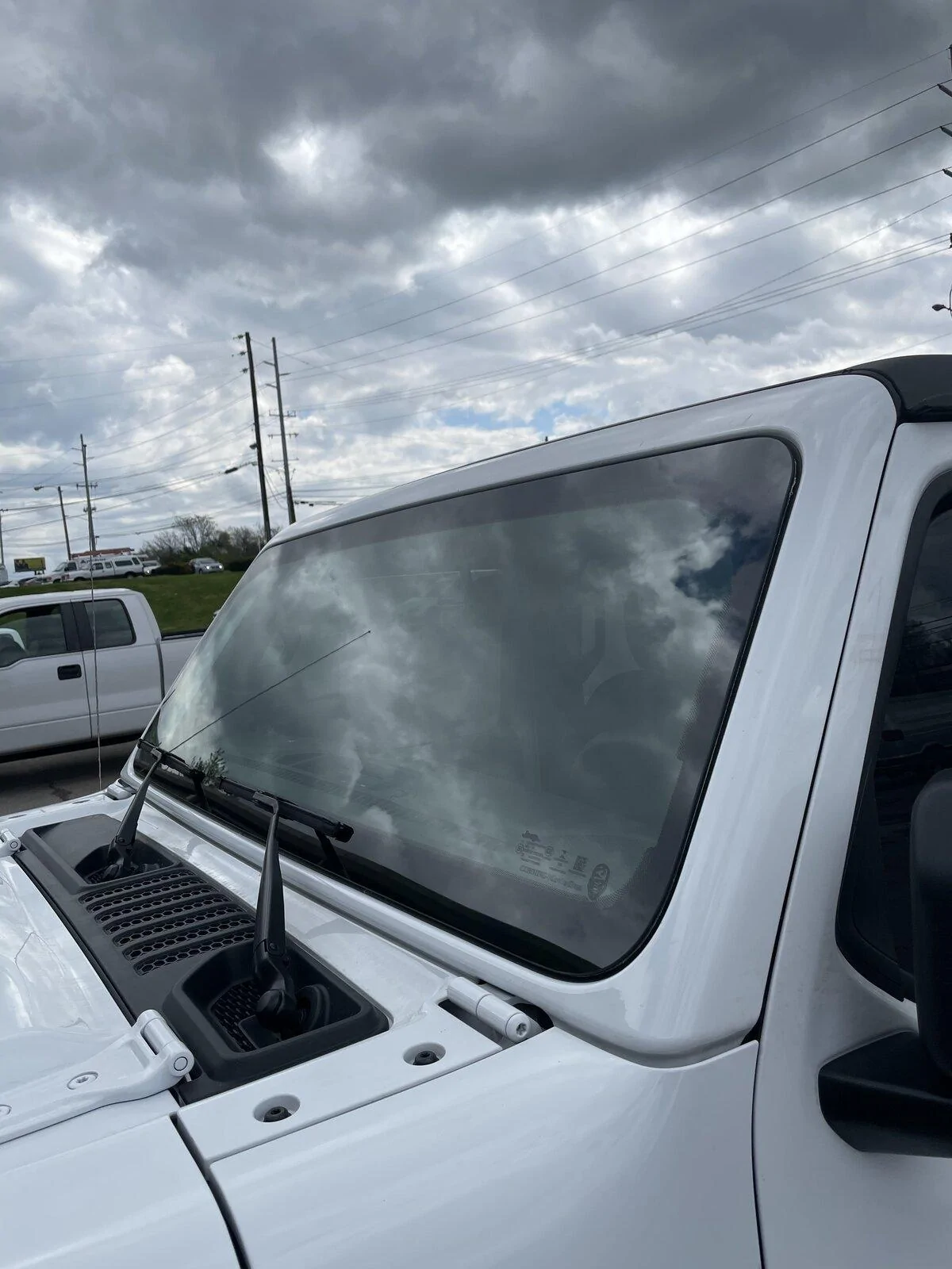 Jeep Gladiator Anybody got Gorilla Glass? BE33D7B7-536E-43D9-9AFD-9852FE552048