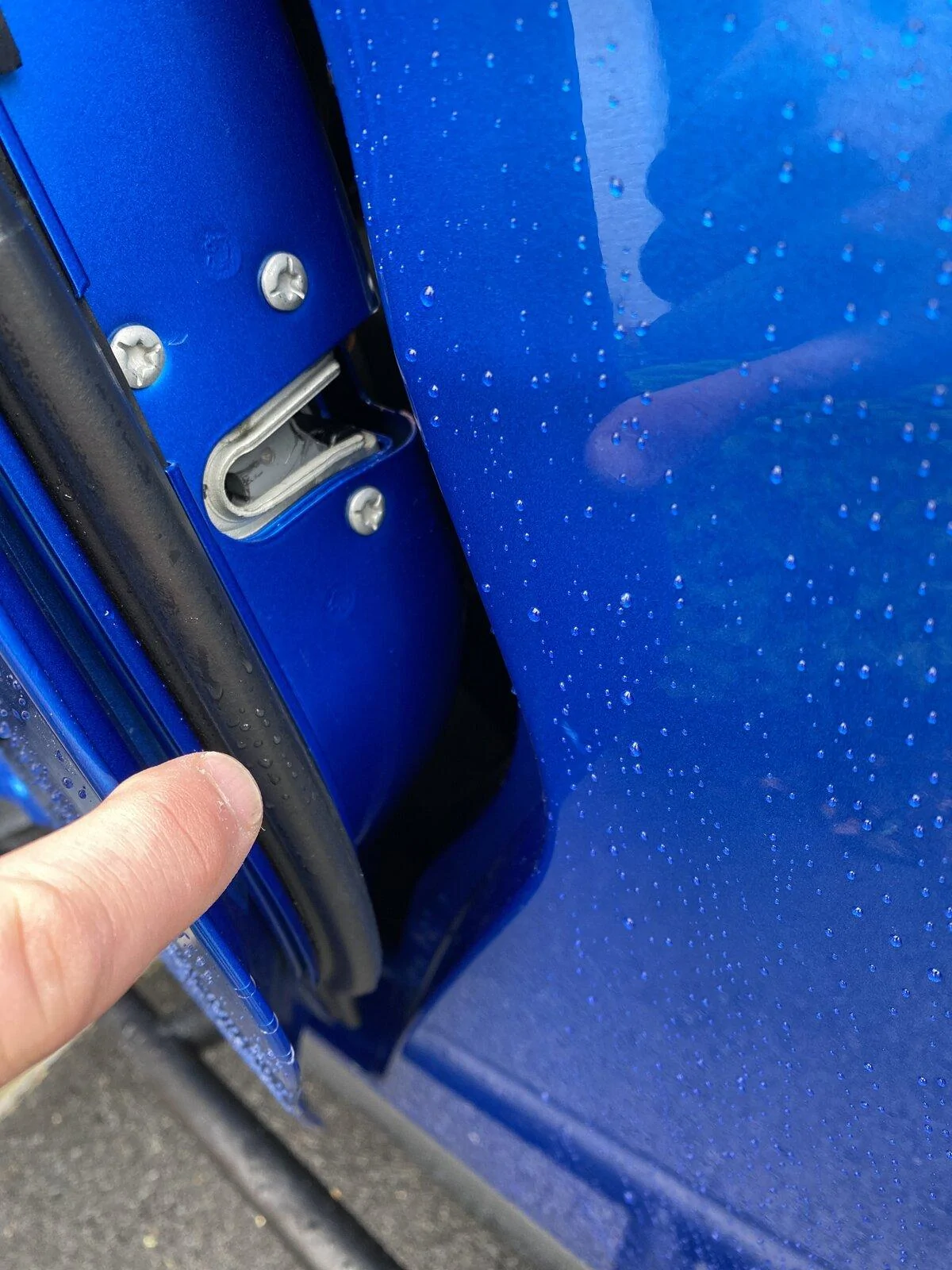 Jeep Gladiator Need help tracking down a leak at B or C pillar imag