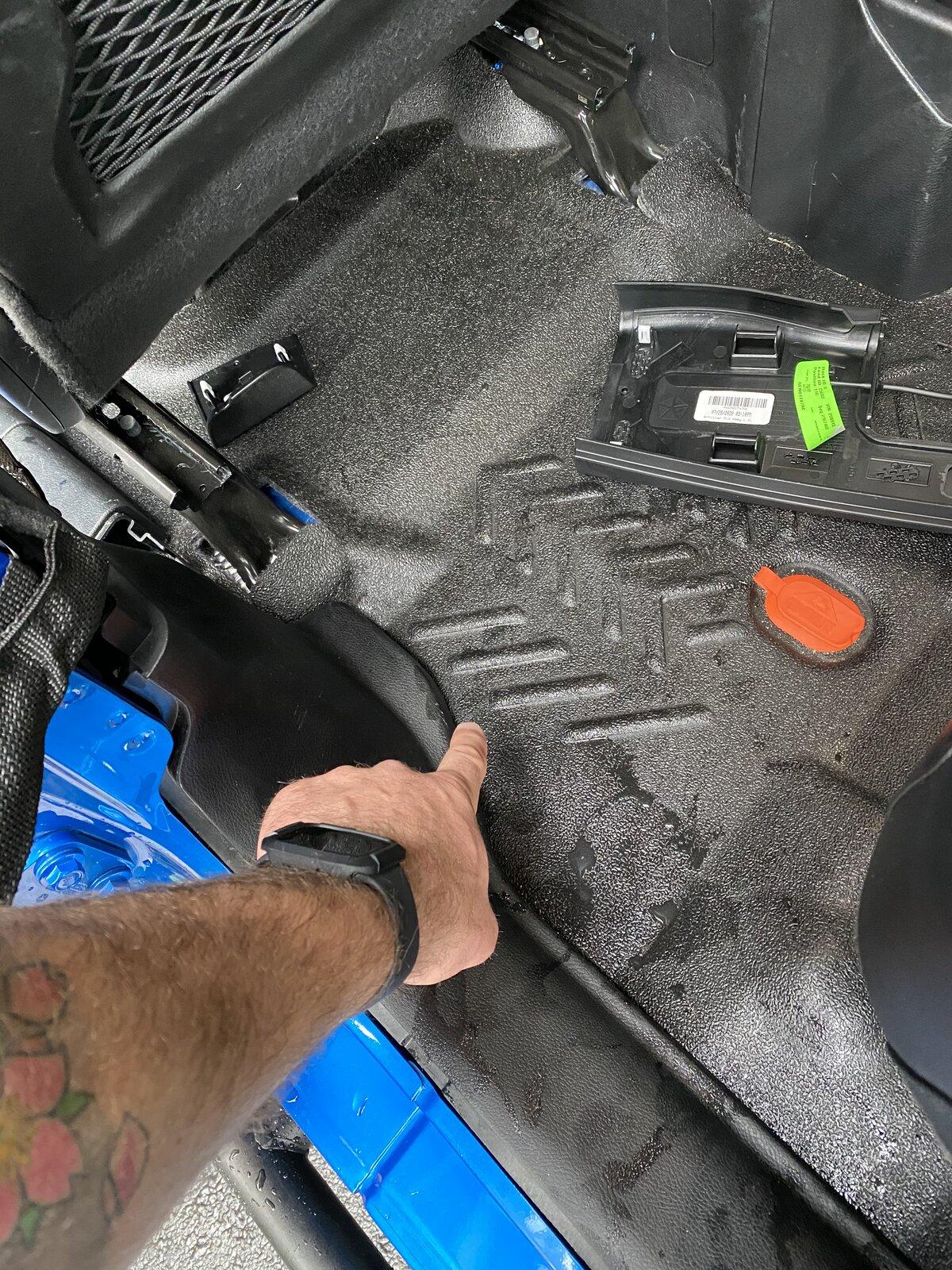 Jeep Gladiator Need help tracking down a leak at B or C pillar 4CF3CA2E-72B9-4164-86FB-F0B3151F816D