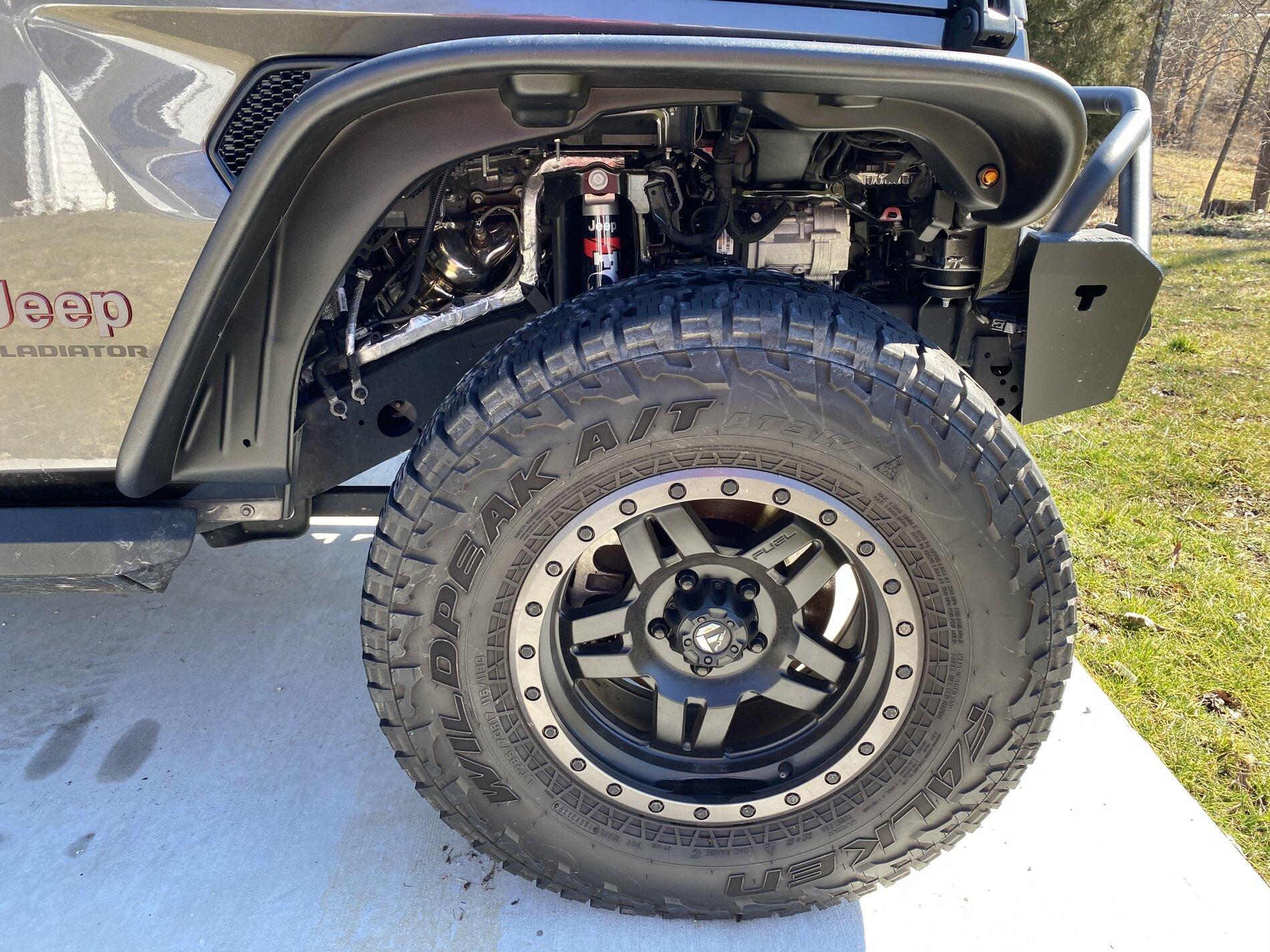 Jeep Gladiator 5- 17” Fuel Anza w/ Falken wildpeak AT 1212510D-6B46-4F1C-85BC-D1151E45FF3D