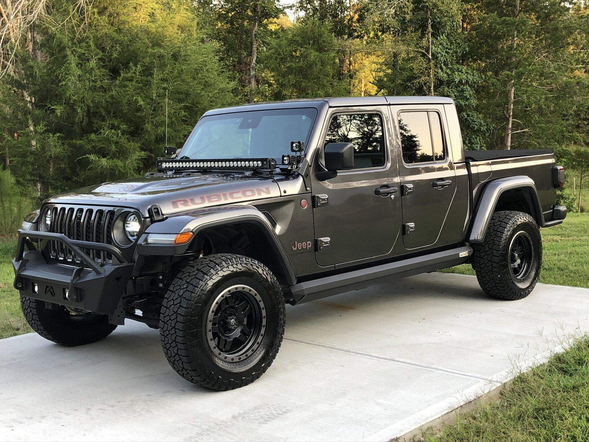 North Carolina - 5- 17” Fuel Anza w/ Falken wildpeak AT | Jeep