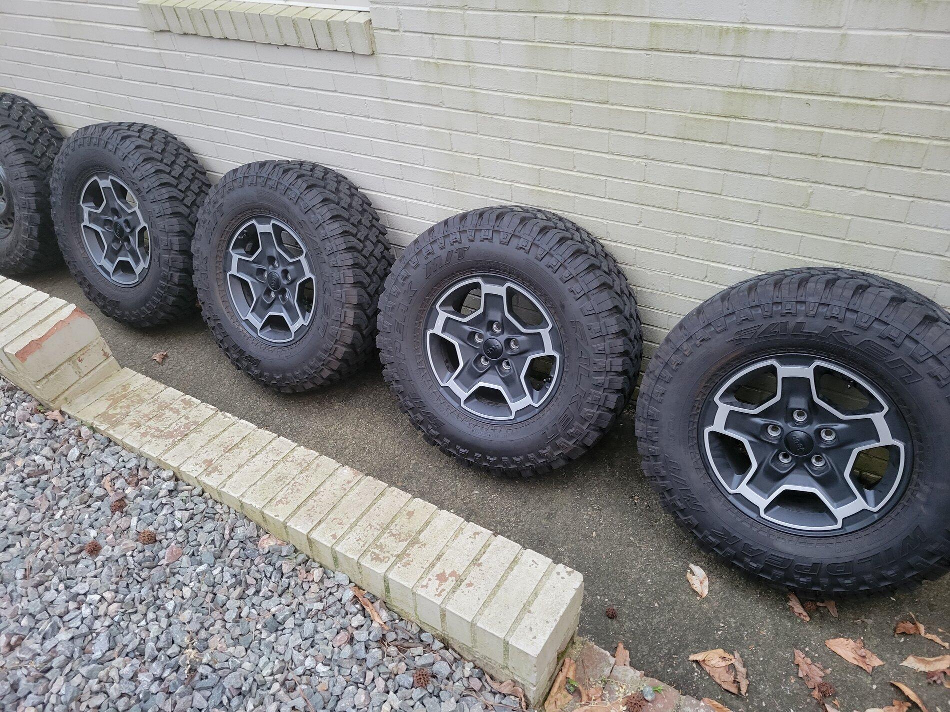 Jeep Gladiator $1100 Takeoff 4 factory Mojave tires and wheels 20210408_192658