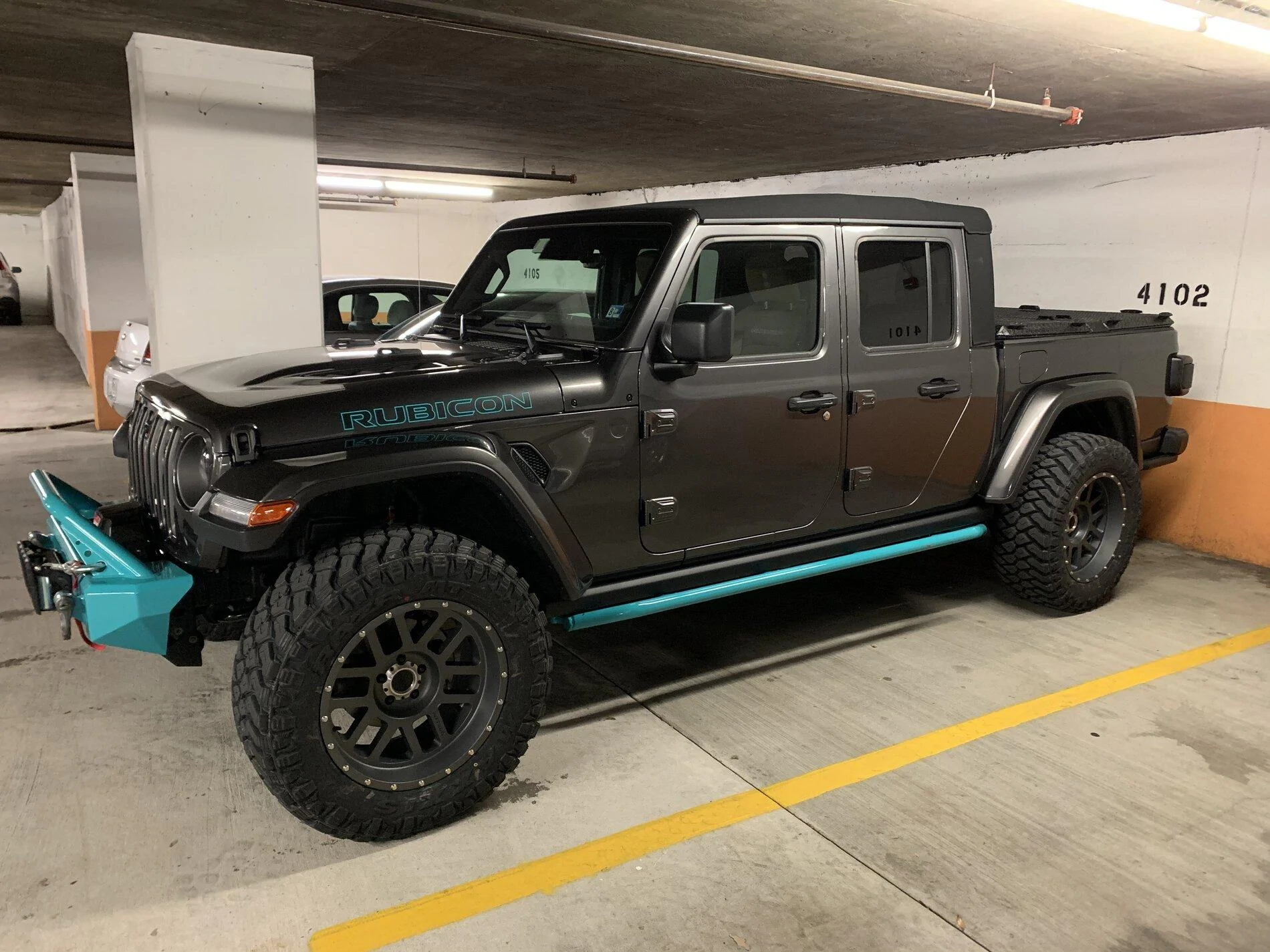 Jeep Gladiator 5x 20” Method 606s + 35” Maxxis RAZR MTs 6E119AC9-52D2-46F5-A4DD-497E4BE0C828