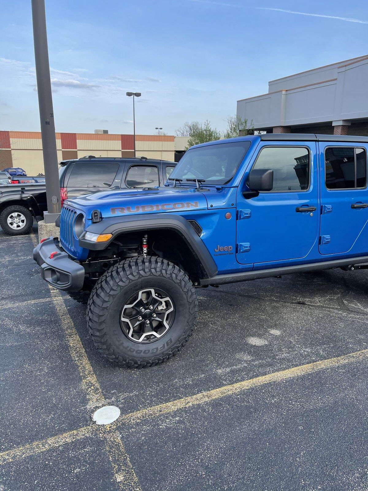 Jeep Gladiator Gladiator Hardtop 35FA35B2-24AE-4B0B-98A0-22A5F189216A