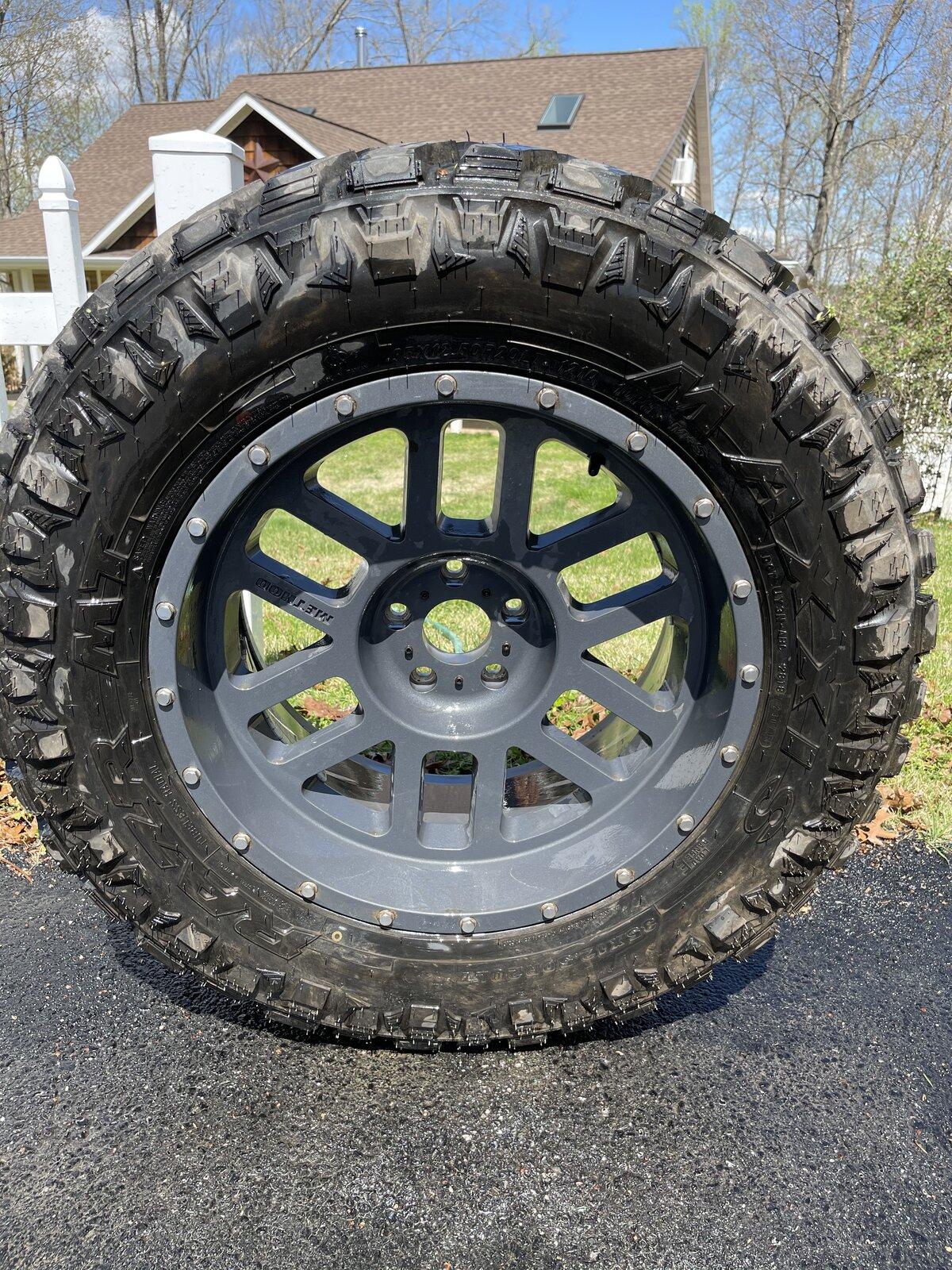 Jeep Gladiator 5x 20” Method 606s + 35” Maxxis RAZR MTs 9B599EB1-9926-410E-B77F-C46018C5F79D