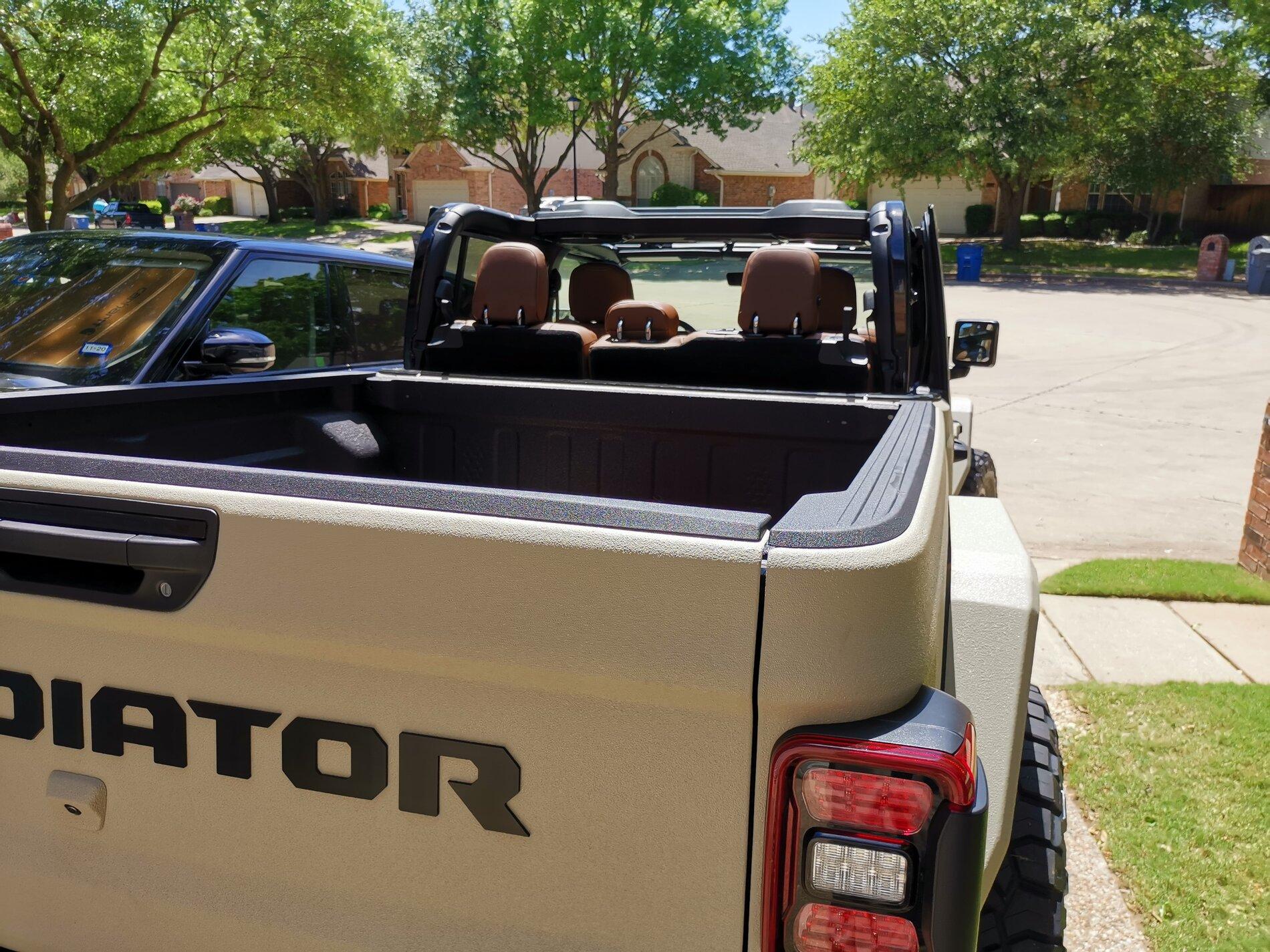 Jeep Gladiator "JEEP" tailgate badge mods? 53B75E82-07DE-4DF9-82A6-512E926AF37E