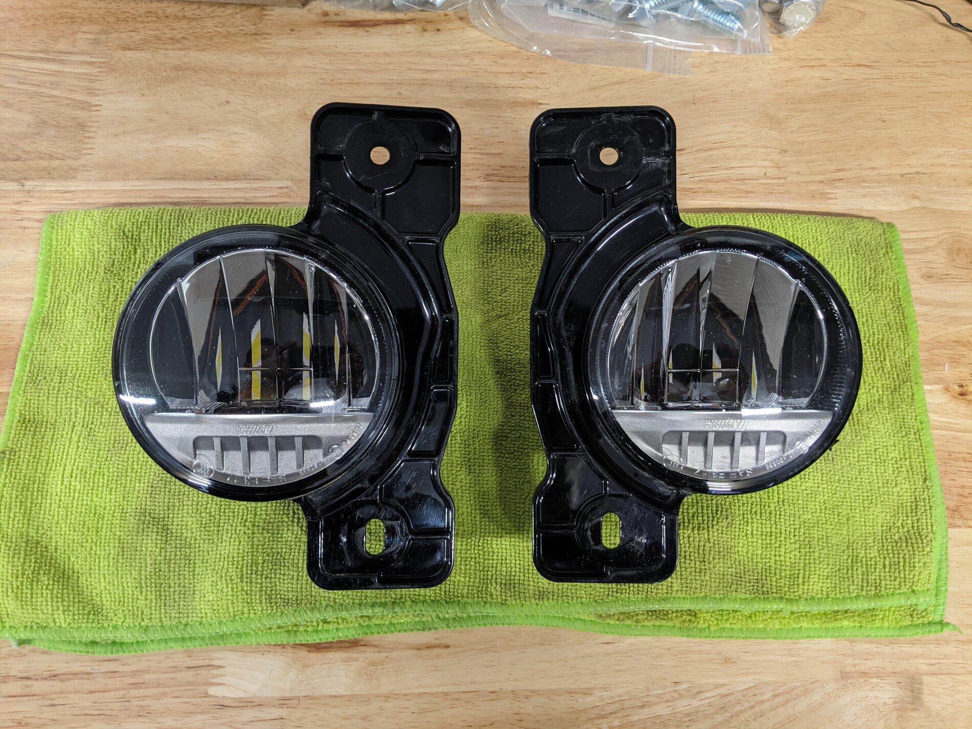 Jeep Gladiator Jeep JL/JT MOPAR Factory LED Fog Lights PXL_20210411_213842684