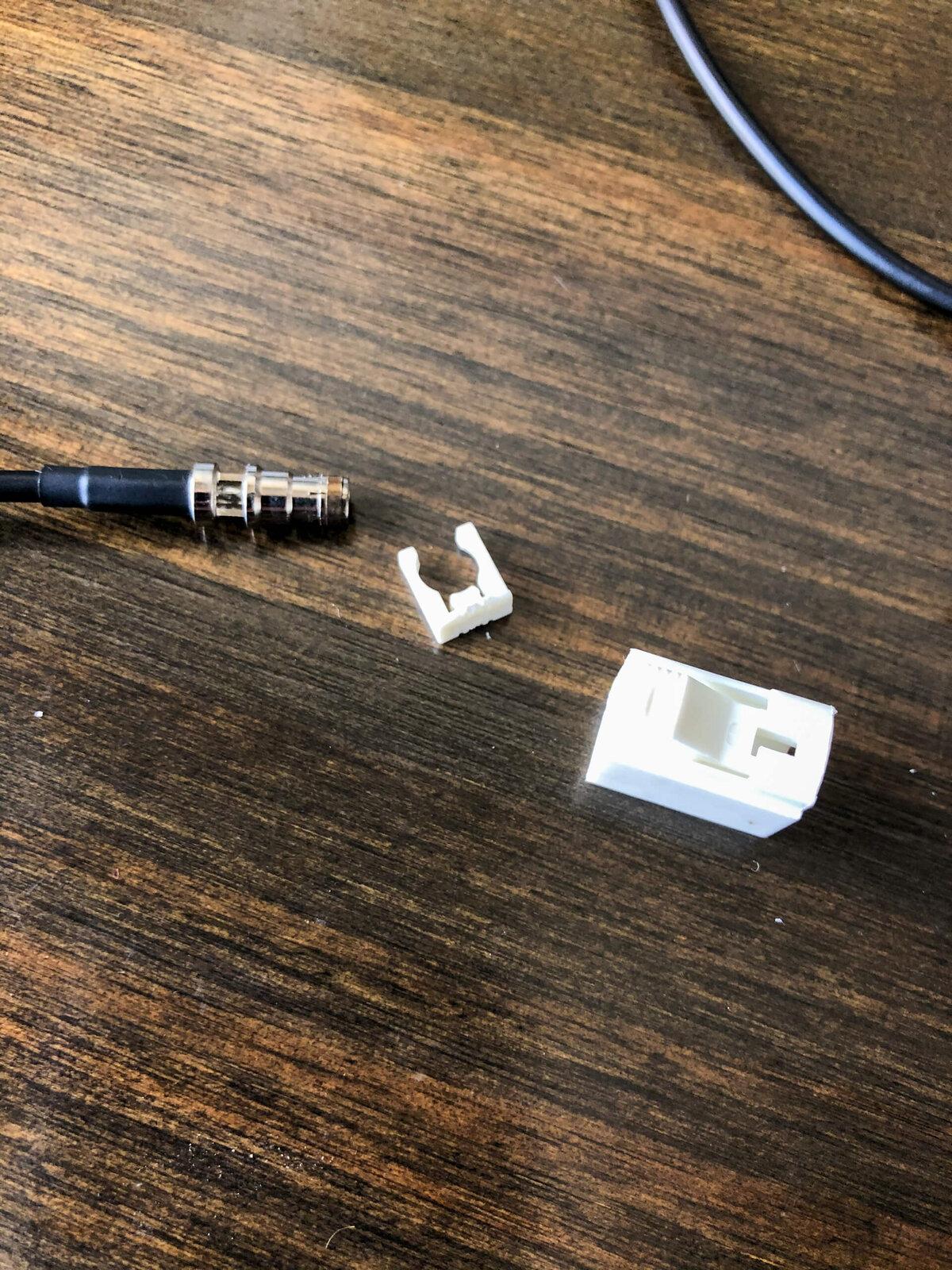 Jeep Gladiator Need help removing wire terminal from plastic connector on factory backup camera IMG_1235-2