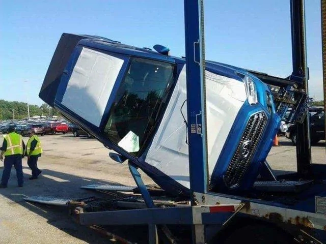 Jeep Gladiator Disappointed with poor quality control AB3021DE-3A0D-42B8-BB7C-07BC5DB79DB5