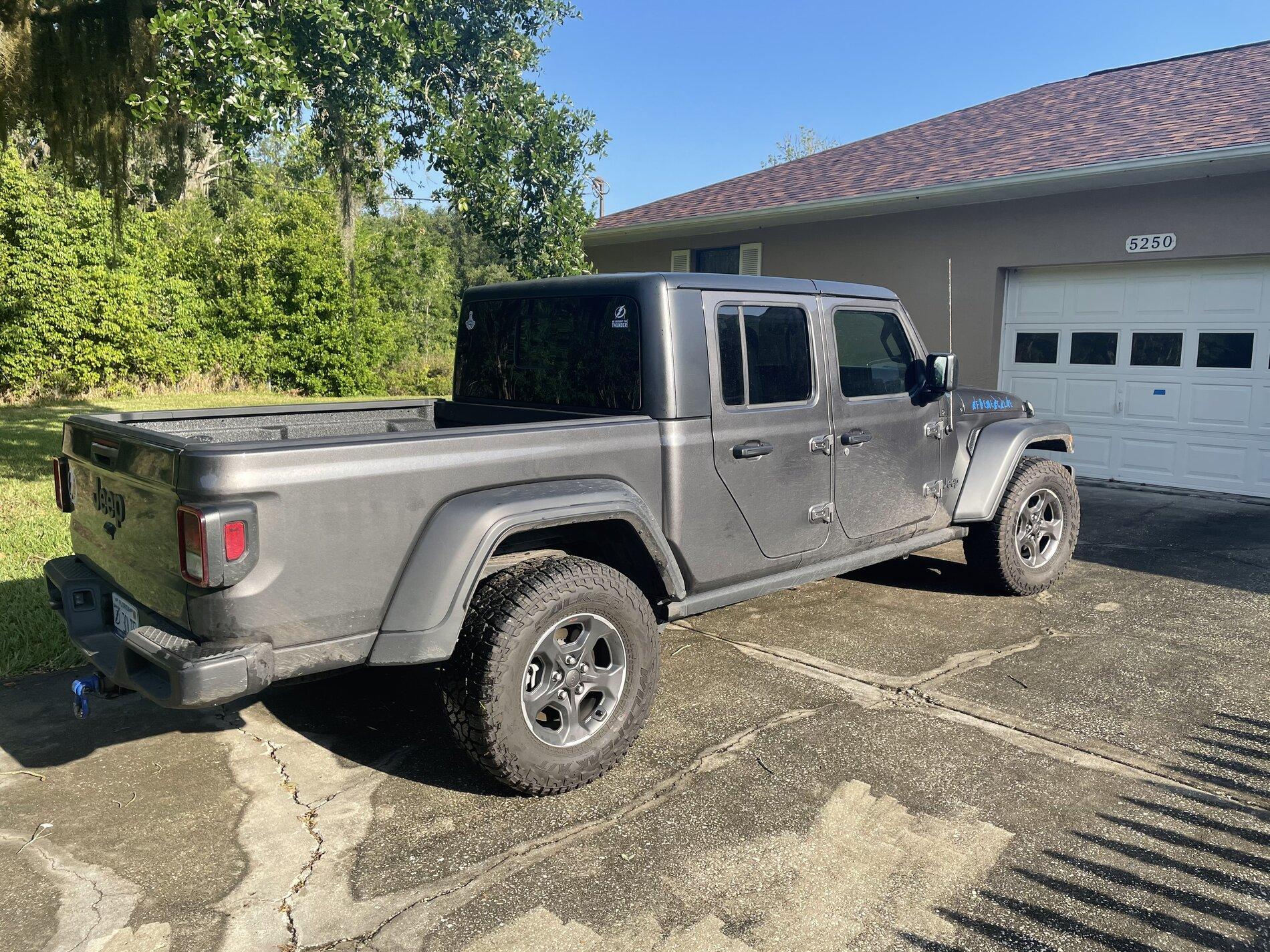 Jeep Gladiator GRANITE CRYSTAL JT Gladiator Club F2EE7F75-8AF3-4B5C-A551-B7B3273155FC