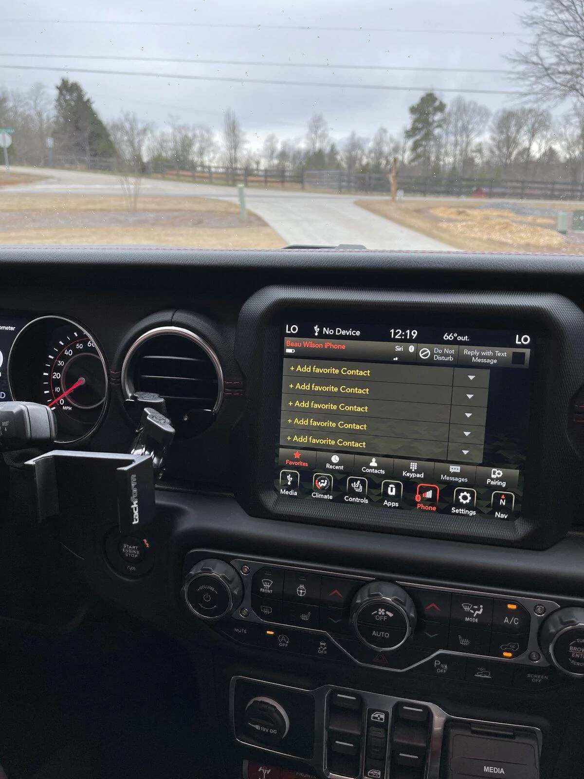 Jeep Gladiator Phone Solutions 3ECE44C5-9843-4313-AAB1-E085FCCE055D
