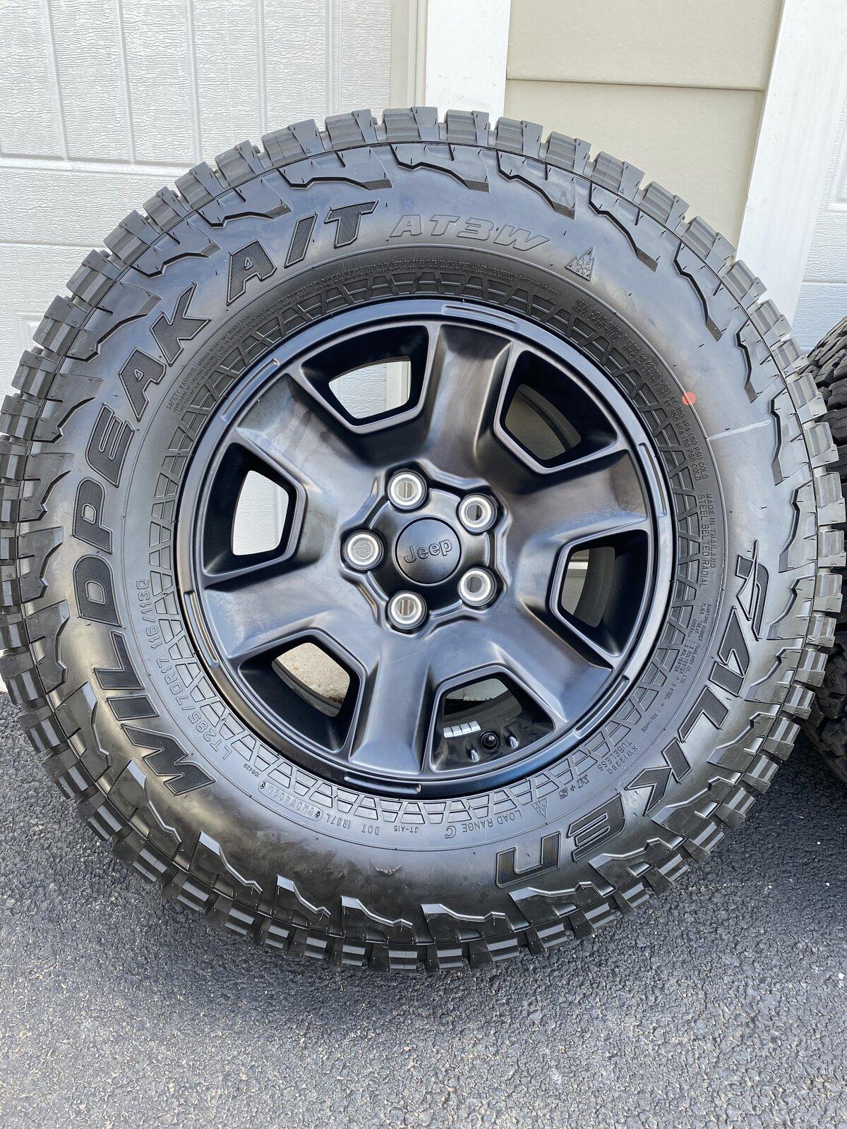 Jeep Gladiator 5 2021 Mojave Factory 17” wheel and 33” tire takeoffs $1000 8C371630-EA3D-445D-9E92-F029D60125E2
