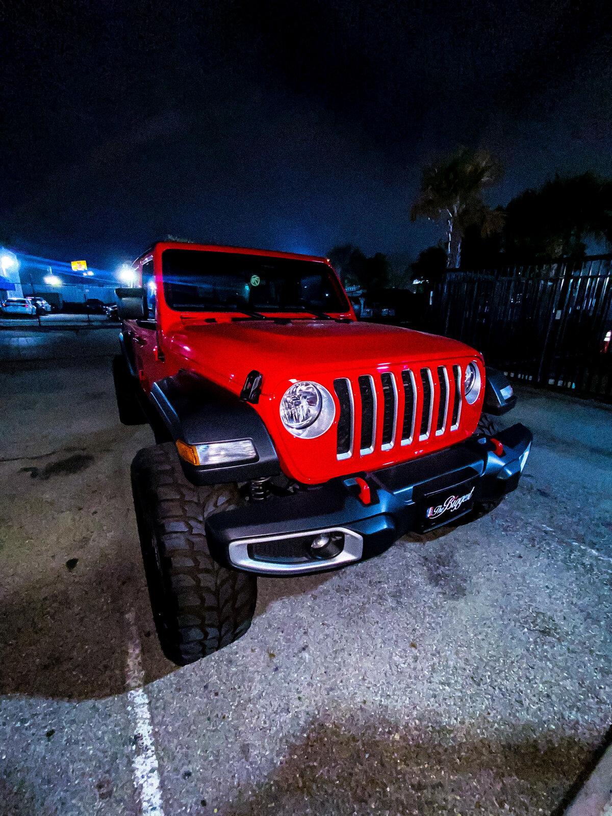 Jeep Gladiator FIRECRACKER RED Gladiator JT Club E6B69E4D-F158-405F-810C-3348B6D7CF13