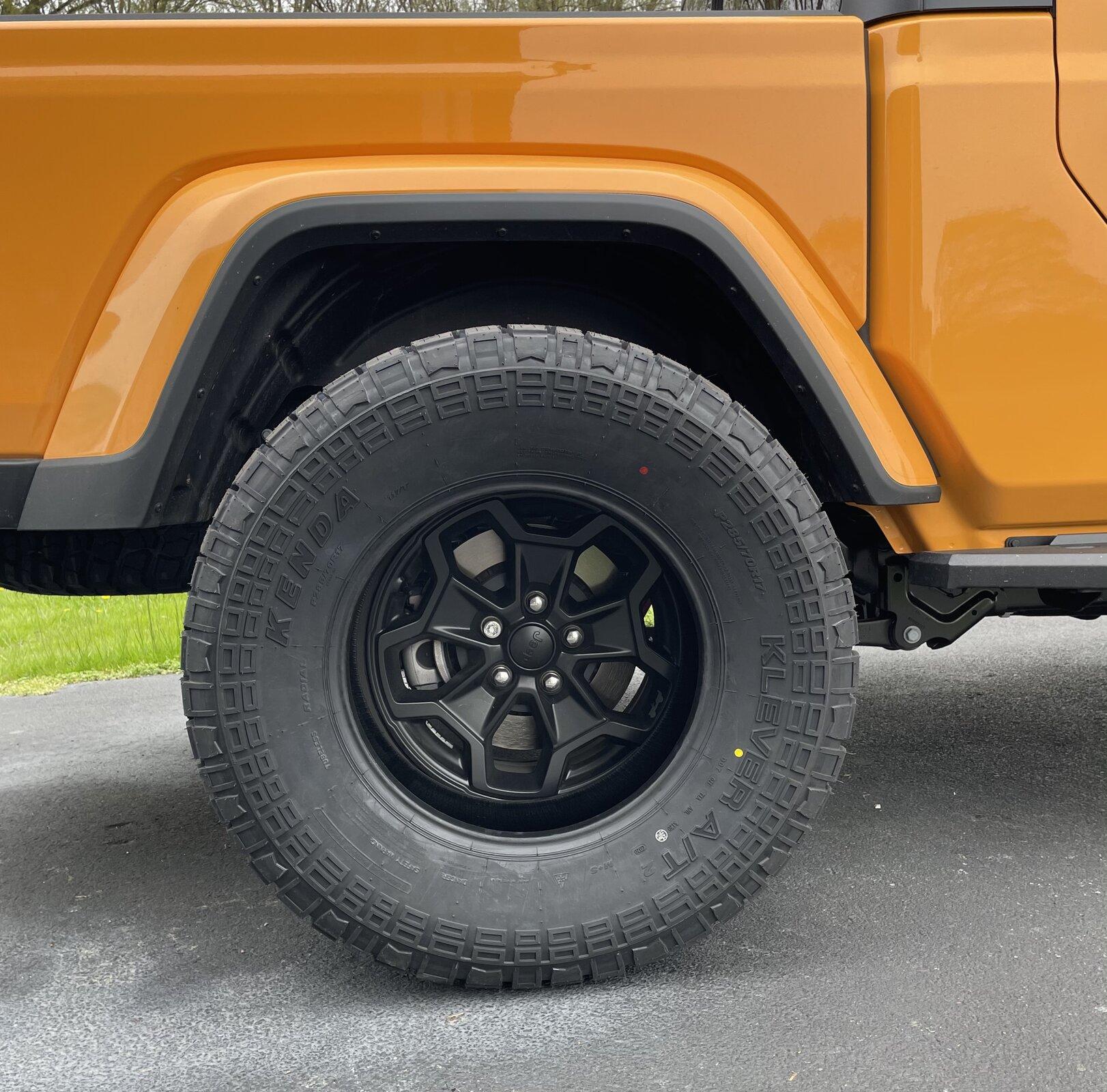 Jeep Gladiator WILLYS Edition Gladiator JT Club FD20F69C-3C97-4002-928C-2DBA8FF30699