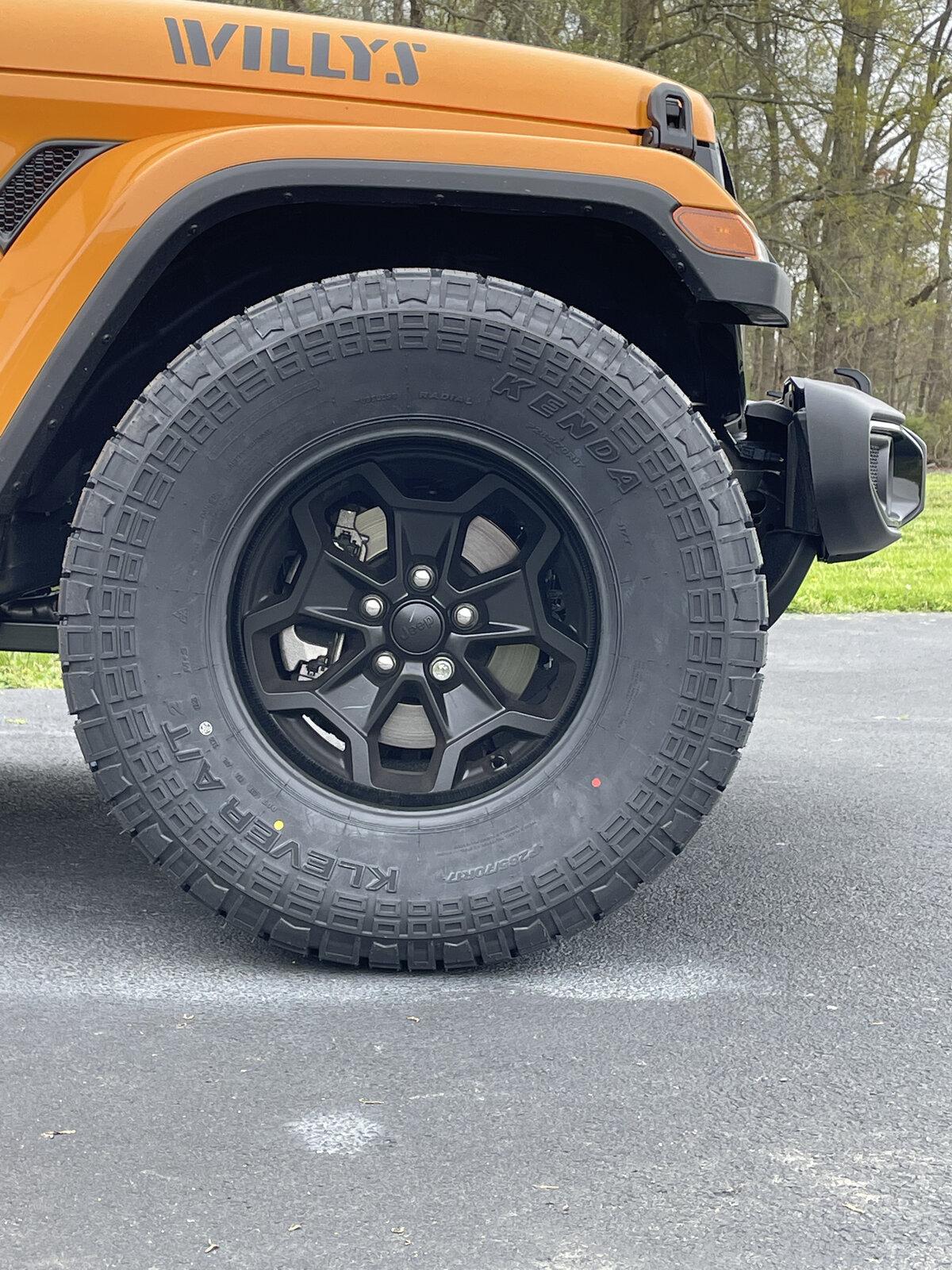 Jeep Gladiator WILLYS Edition Gladiator JT Club E33D58F4-8F11-4566-8D74-CC317F5BDFAB