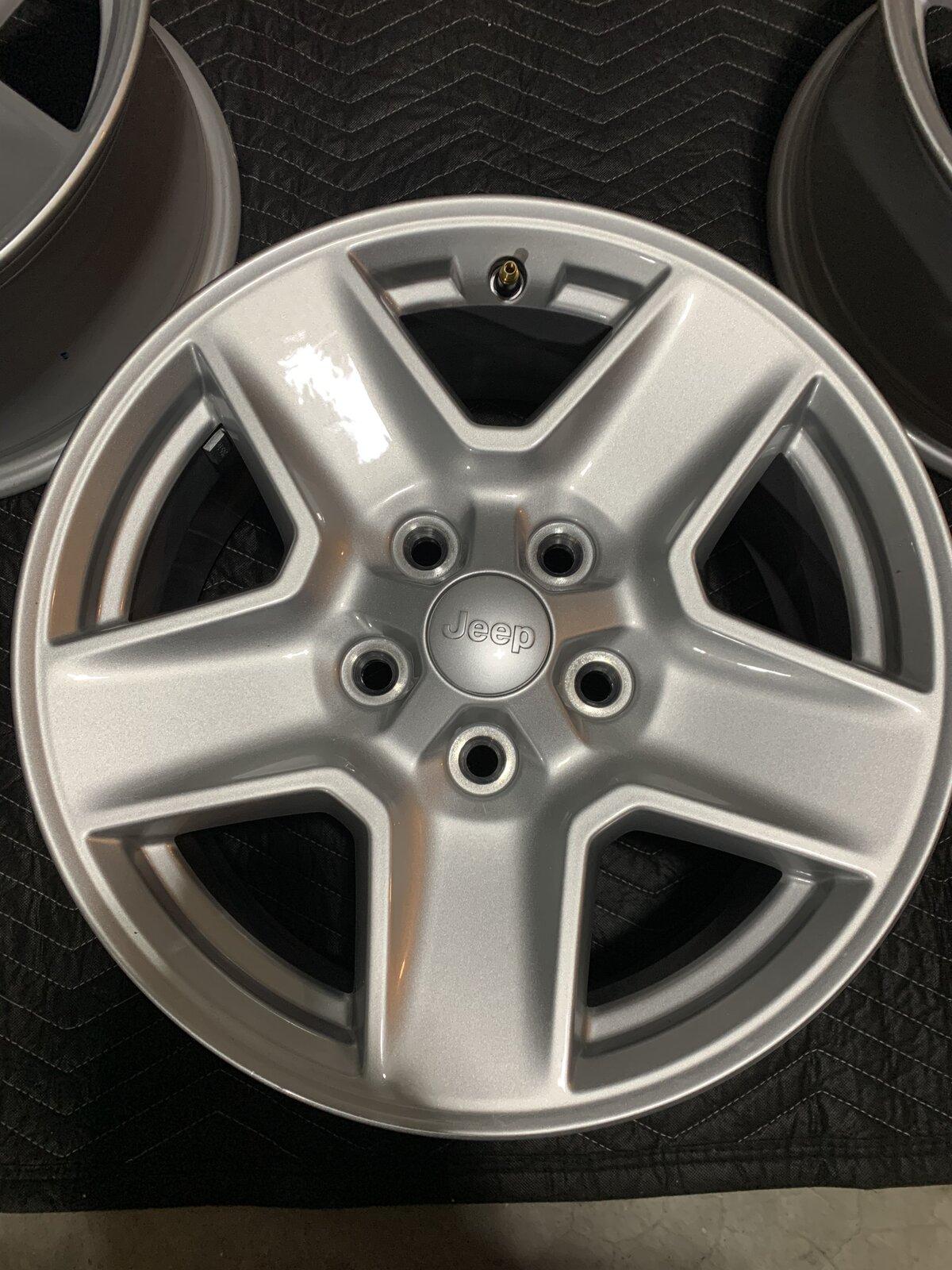 Jeep Gladiator 2021 Sport S OEM Wheels Photo Apr 02, 9 04 25 PM