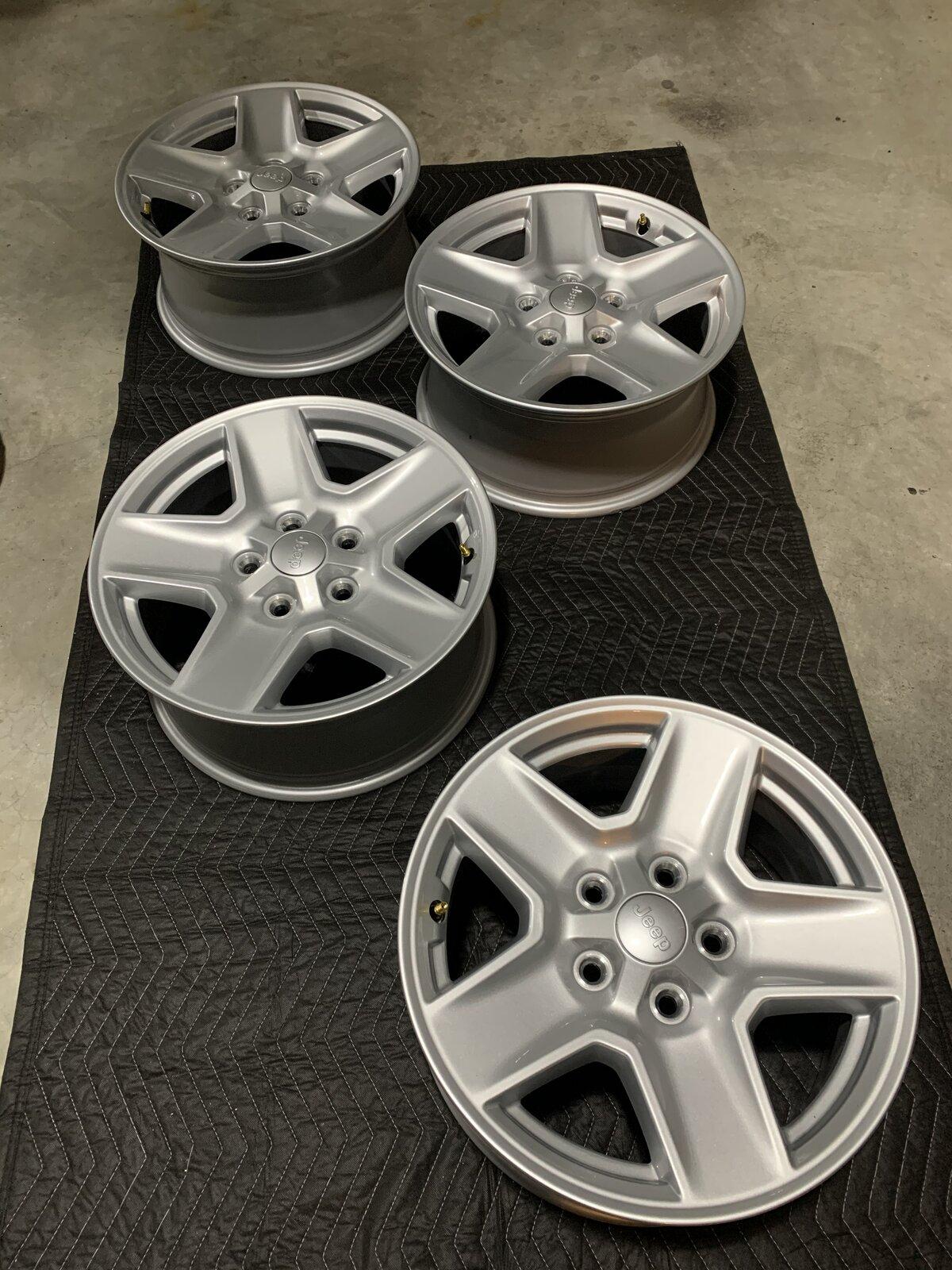 Jeep Gladiator 2021 Sport S OEM Wheels Photo Apr 02, 9 04 15 PM