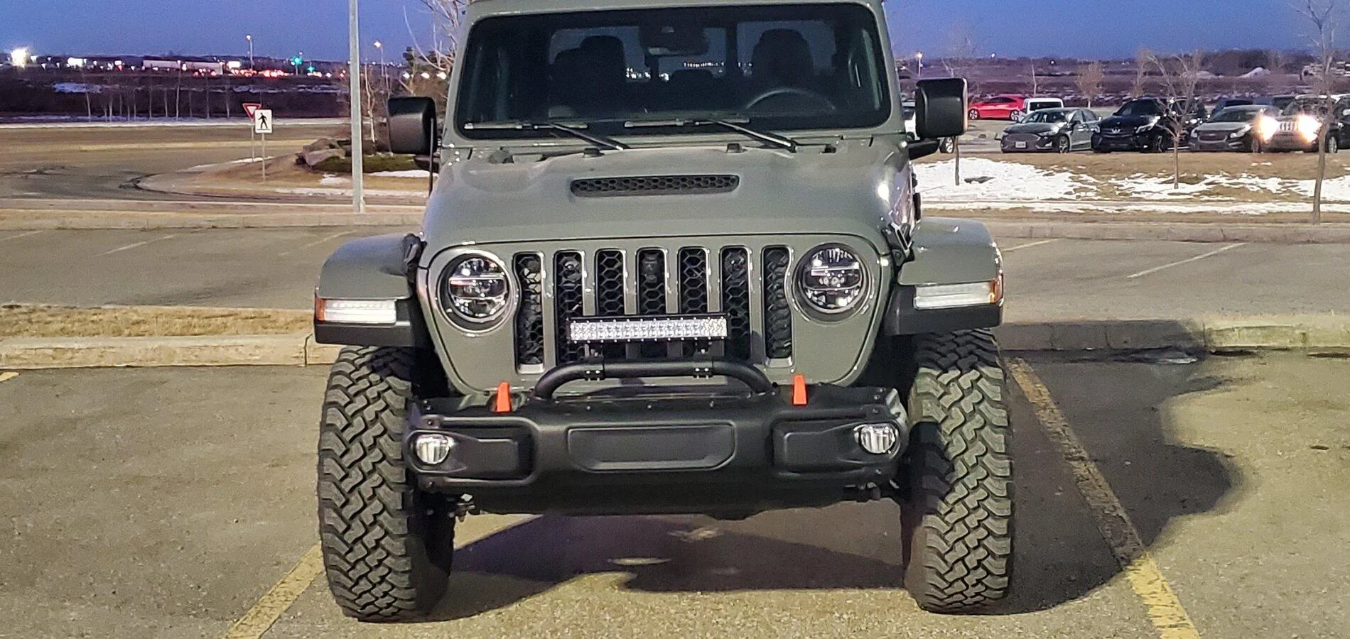 Jeep Gladiator 2021 Jeep Gladiator Mojave 20201201_171011