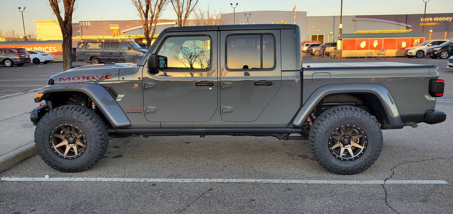 Jeep Gladiator 2021 Jeep Gladiator Mojave 20210413_200308