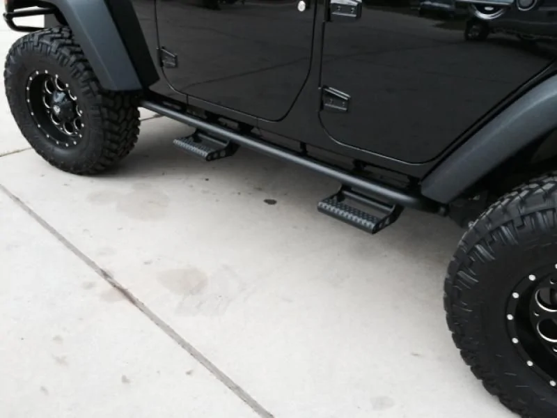 Jeep Gladiator A tale of two Gladiators to get one 80th Anniversary model f8b8ea13b63e2ab88ea50339f0fe5901