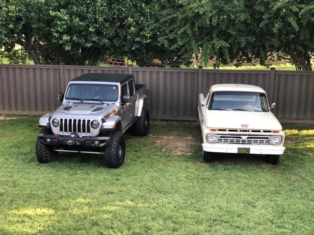 Jeep Gladiator Is there a small enough lift / level (less than 1") for my small garage? 4544FBCB-D249-4BAE-9010-53ECE06364E9