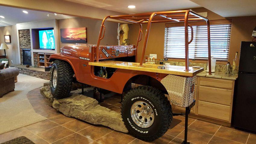 Jeep Gladiator Jeep grill and art Eric-Younger-Jeep-Bar_3