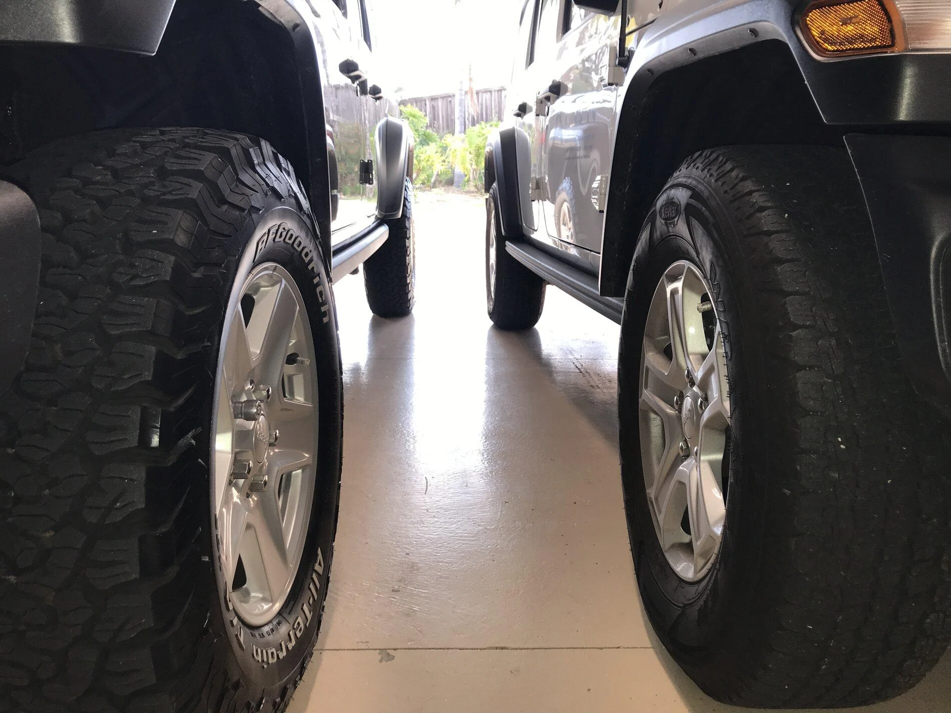 Jeep Gladiator Does any buddy run 265’s on their stock sport wheels? B86677CB-4B95-4F50-BBF6-D5F85323935F