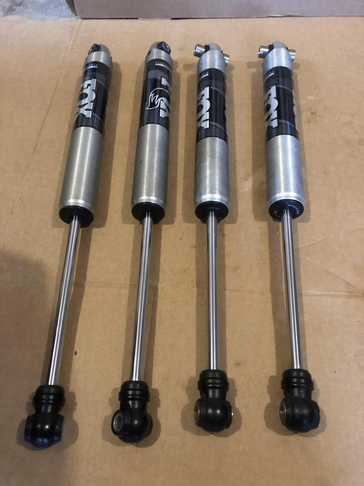 Jeep Gladiator Rubicon Fox 2.0 Shocks 64021580067__63607EFD-E2DC-4E9C-BA6D-DBABB5495E0E