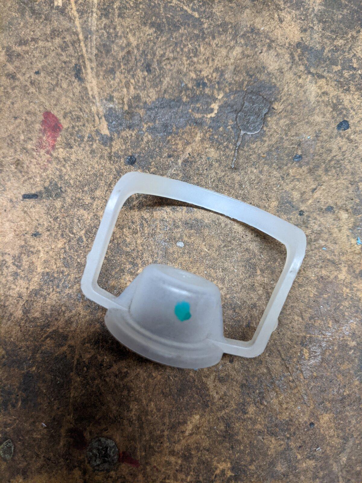 Jeep Gladiator Anyone recognize this cap/ cover found on engine? PXL_20210417_015534689