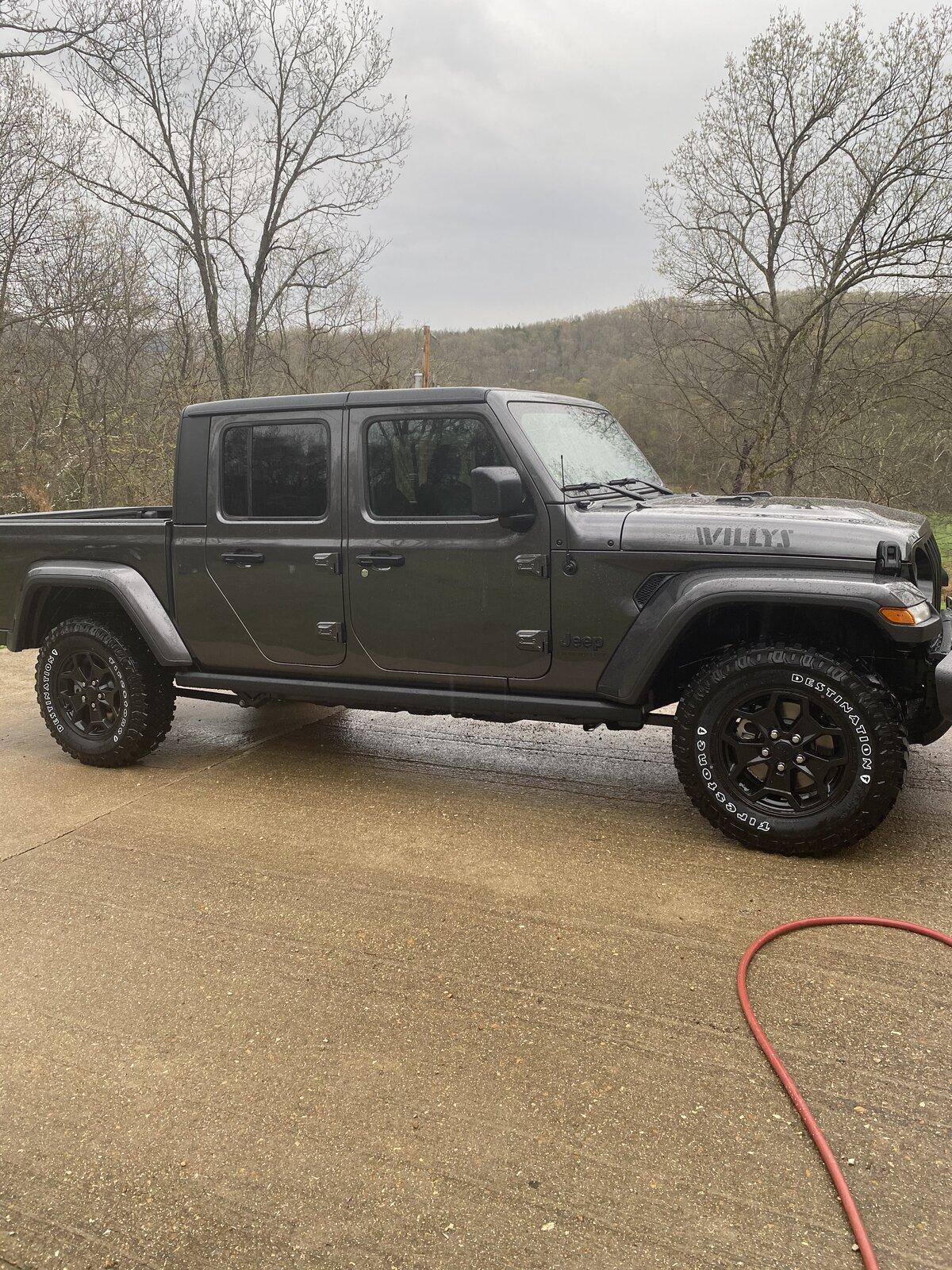 Jeep Gladiator WILLYS Edition Gladiator JT Club EDE0AFE1-3F0F-4D87-95B1-49DA8CD4738A