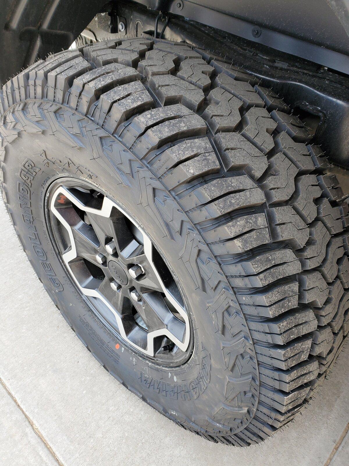 Jeep Gladiator Anyone running 35s on stock wheels without issues? 20200501_143218