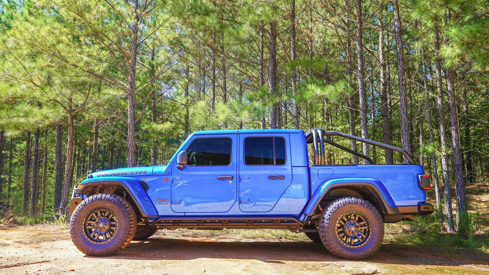Jeep Gladiator My 2020 JTR Dual Color Gladiator Build fab-fours-jtsr20-1-sport-rack-gladiator-jt-lifestyle-side